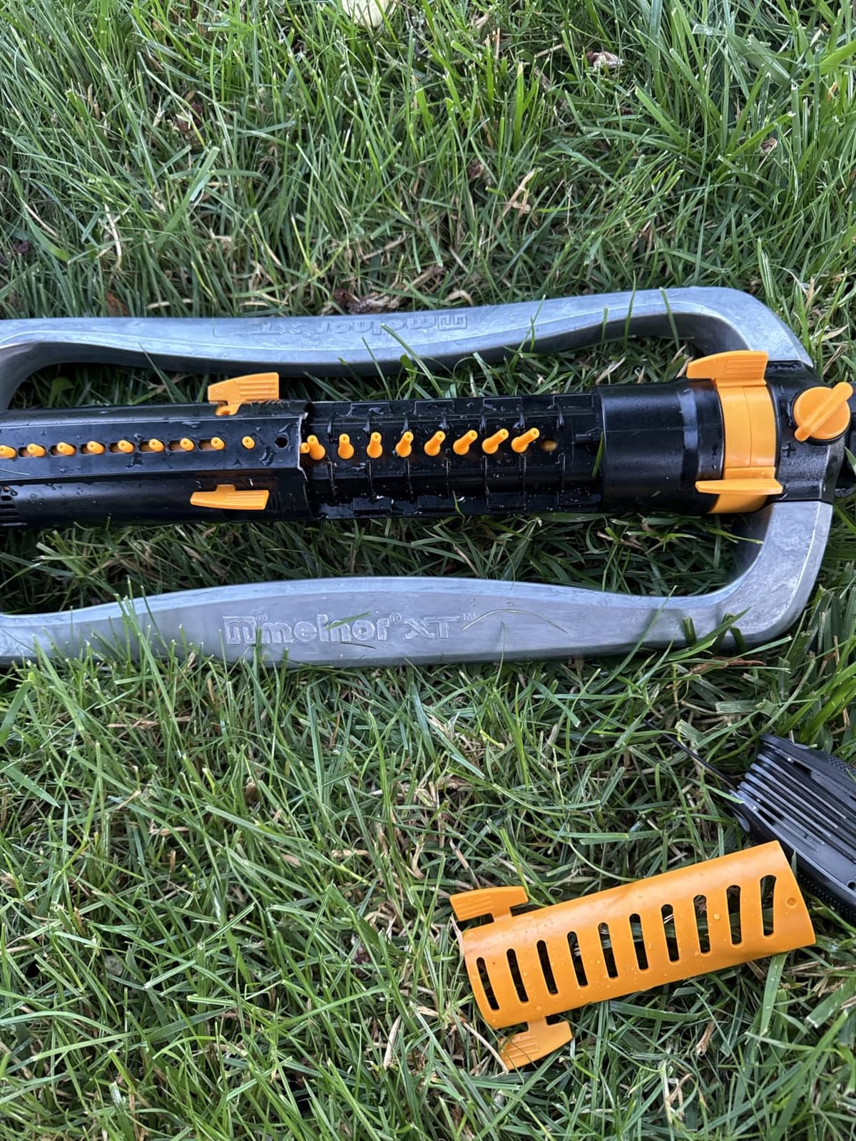 Melnor Metal Oscillating Sprinkler 4500 Sq Ft: Flow, Width, Range Adjust | 65154AMZ | 20 Precision Nozzles | Dirt-Resistant Drive | Metal Sled Base | Watering Width Indicators | Reduced Overspray customer photo 2