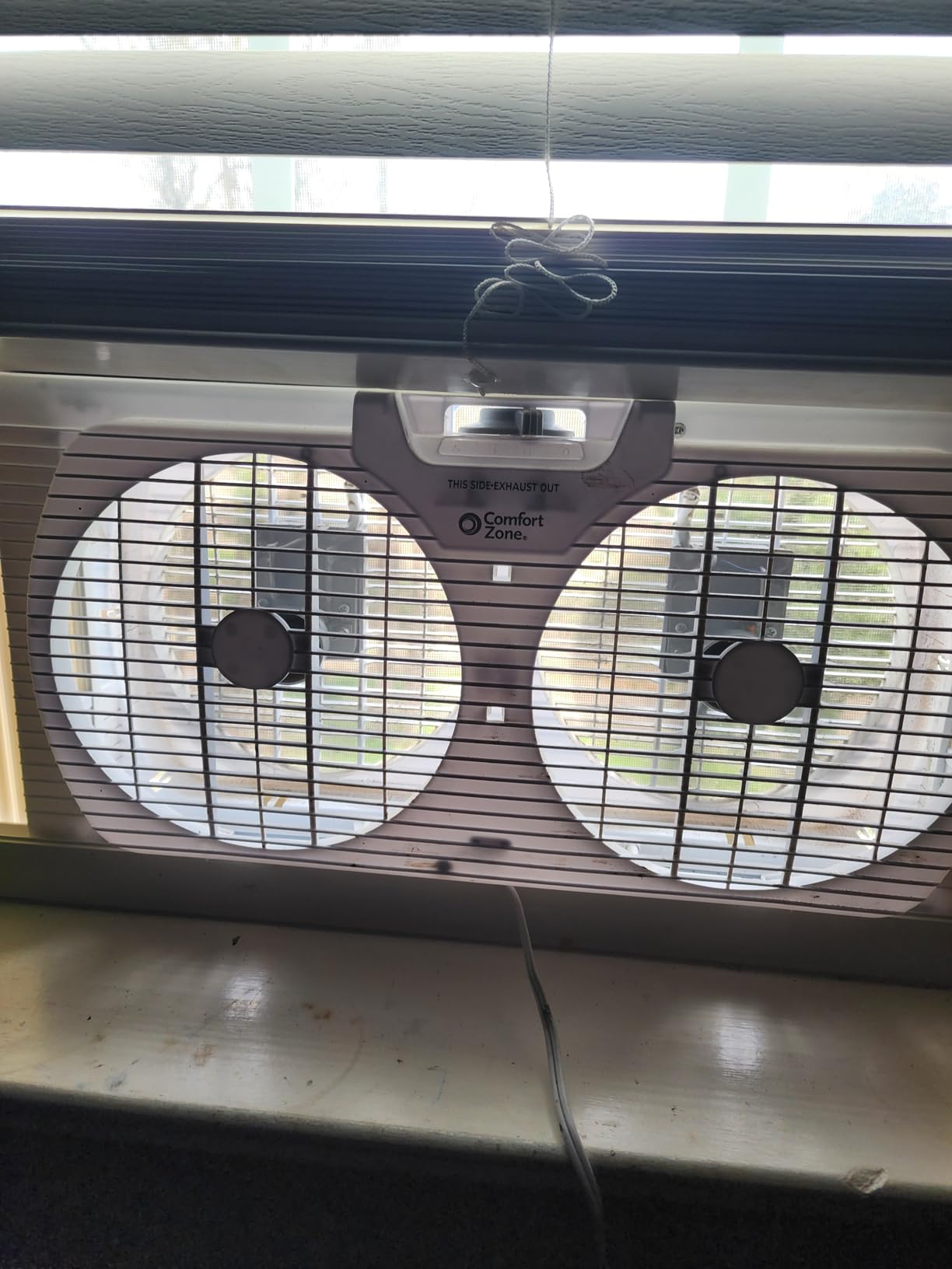 Comfort Zone Reversible Twin Window Fan with 3-Speeds & Expandable Width | Draw Cool Air In or Manually Reverse to Pull Warm Stale Air Out, Removeable Bug Screen, ETL Certified for Home and Kitchen customer photo 1