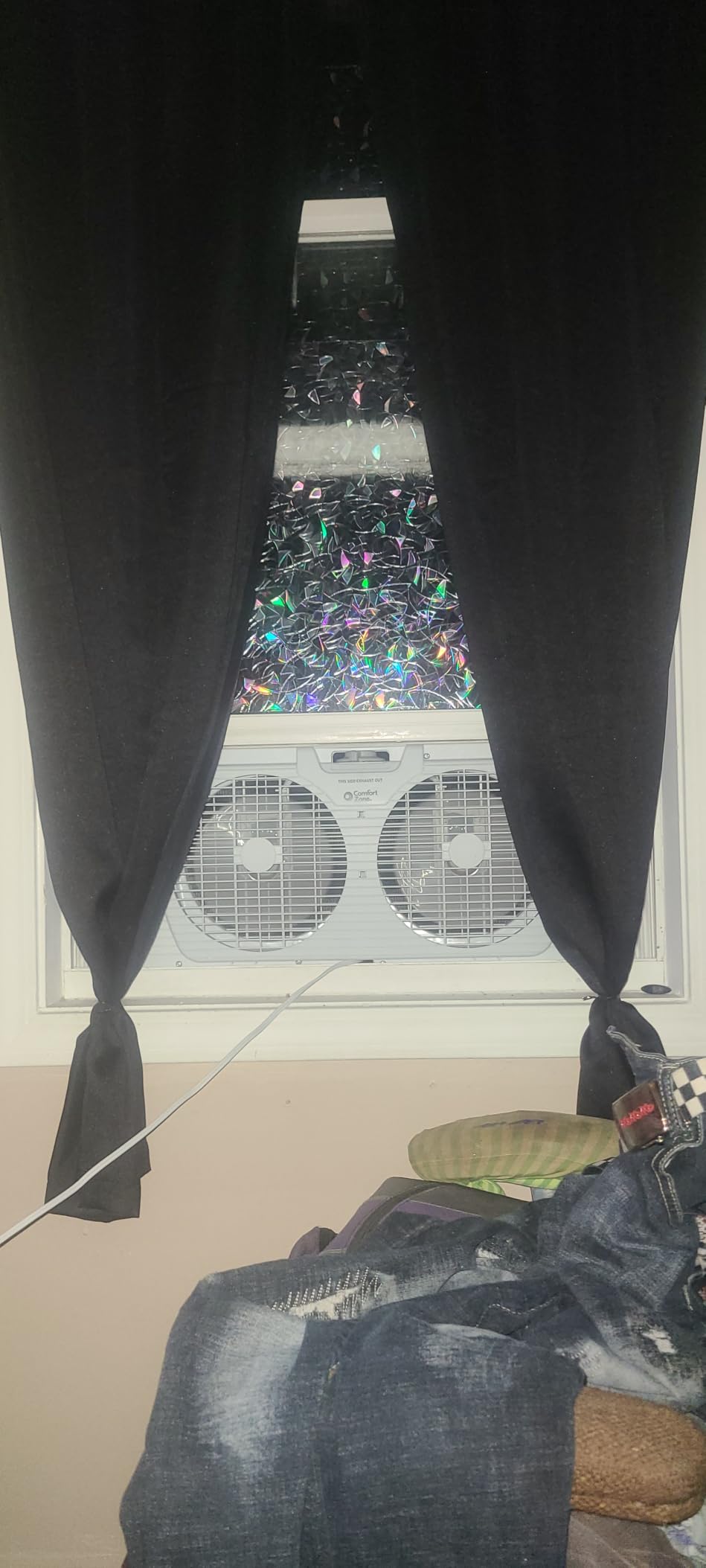 Comfort Zone Reversible Twin Window Fan with 3-Speeds & Expandable Width | Draw Cool Air In or Manually Reverse to Pull Warm Stale Air Out, Removeable Bug Screen, ETL Certified for Home and Kitchen customer photo 2
