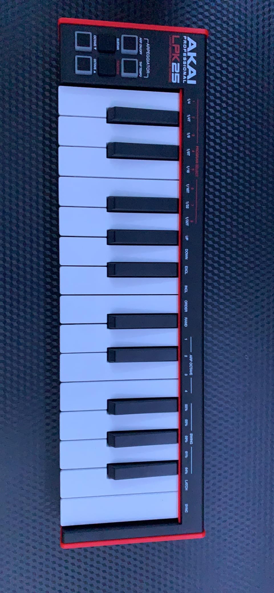 Akai Professional LPK25 25-Key USB MIDI Keyboard Controller | Velocity-Sensitive Mini Keys, Arpeggiator, Universal DAW Compatiblity, for Music Producers customer photo 1