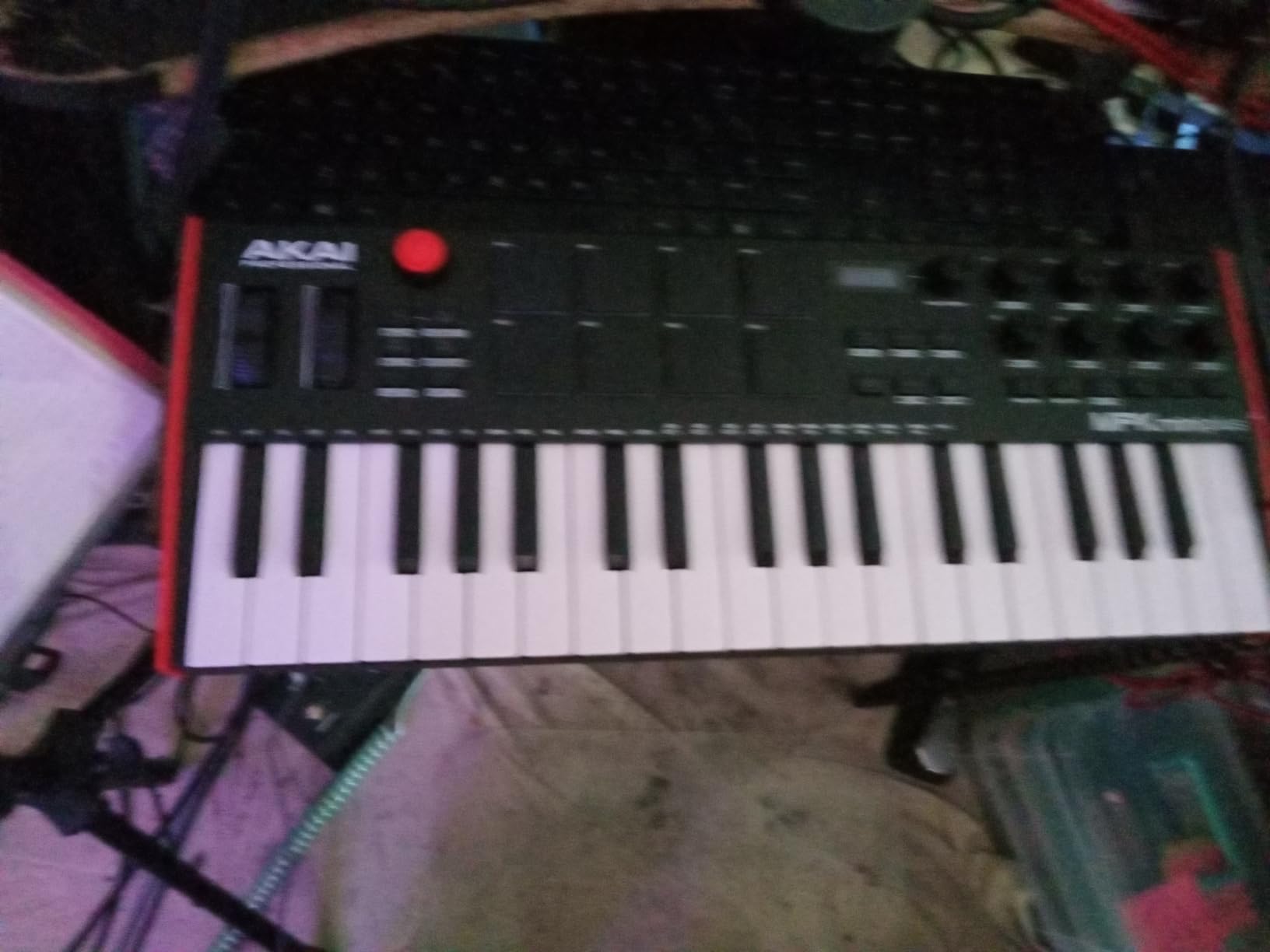 Akai Professional MPK Mini Plus - USB MIDI Keyboard Controller with 37 Mini Keys, 8 MPC Pads, Sequencer, MIDI/CV/Gate I/O, Music Production Software and Native Instruments Sound Package customer photo 1