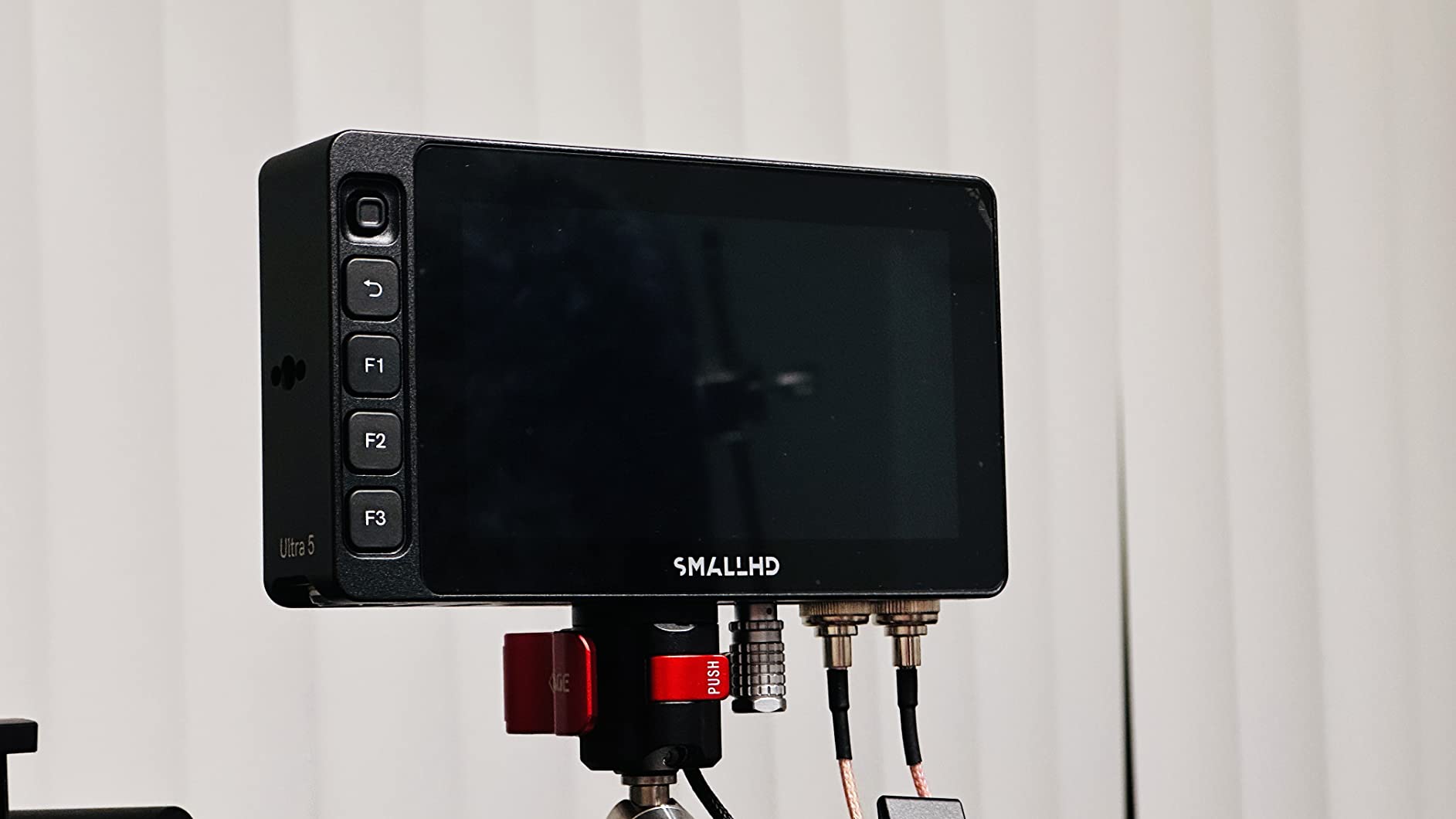 SmallHD Ultra 5 Camera Monitor with 5-Inch 1920 x 1080 Touchscreen Display, 3G-SDI/HDMI, Bright 3000nits Daylight Viewable LCD Panel, for High-End Video Production customer photo 1
