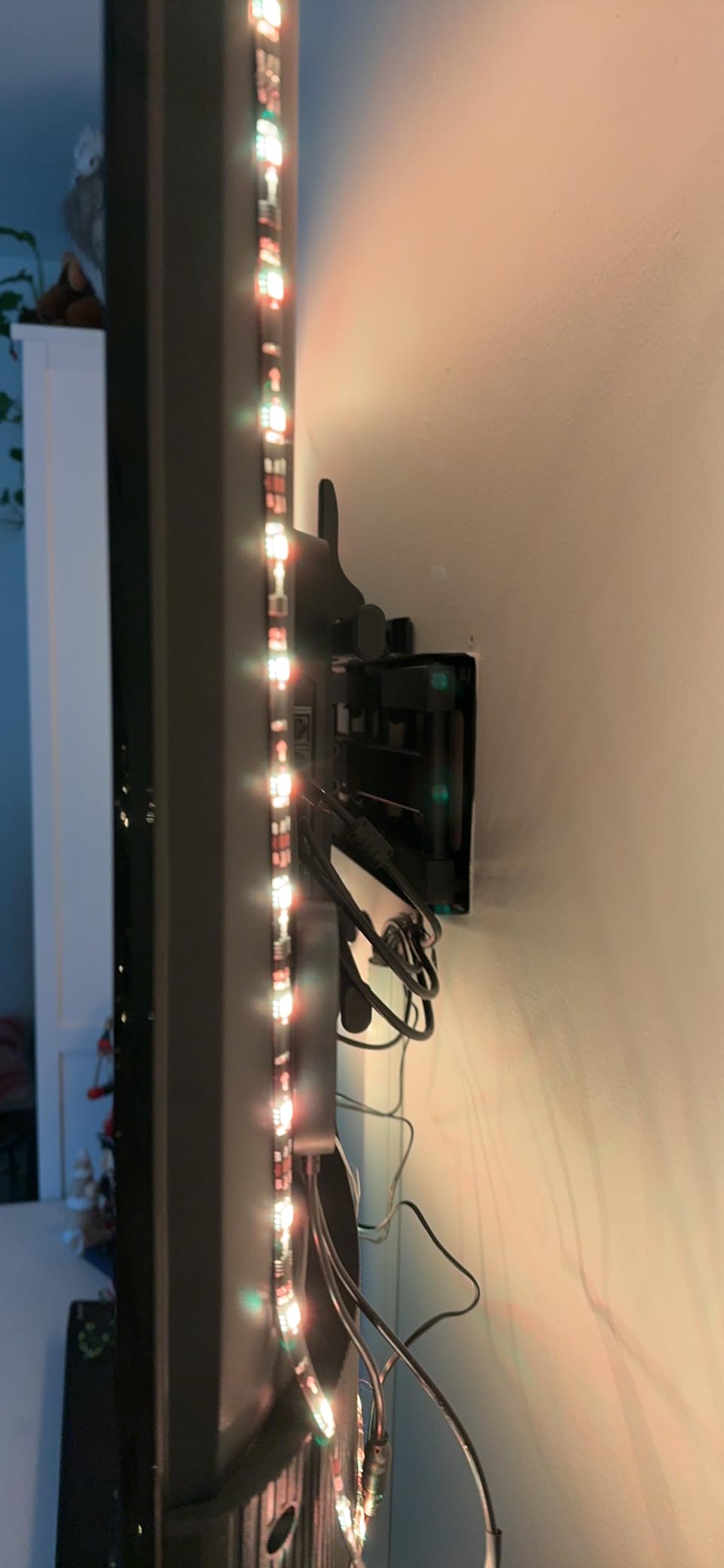 Govee TV LED Backlight, RGBIC Smart LED Strip Lights for 55-65 inch TVs, 99+ Scene Modes, Music Sync customer photo 1