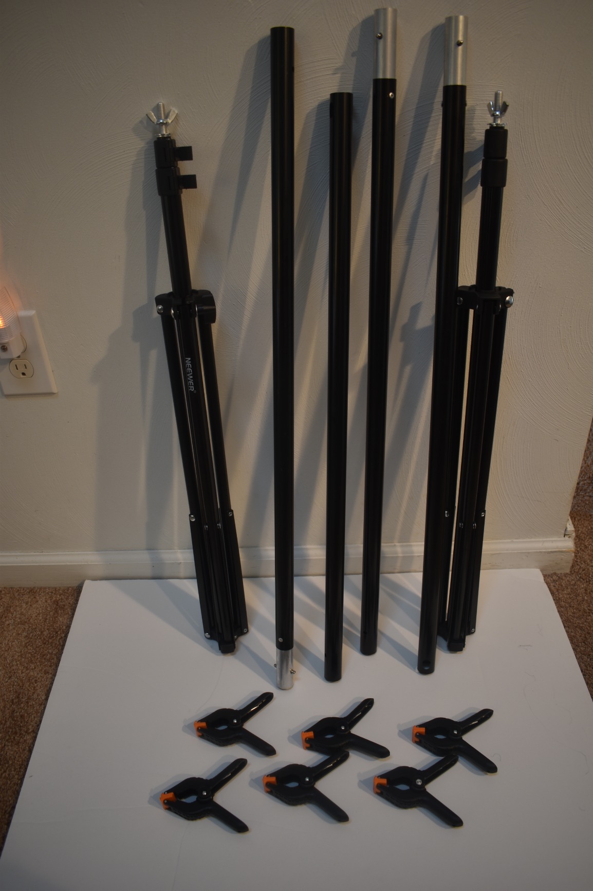 8.5x10ft Adjustable Backdrop Stand Kit, Photography Background Support System with 4 Crossbars, 6 Spring Clamps, 6 Backdrop Clips, 2 Sandbags, and Carrying Bag customer photo 2