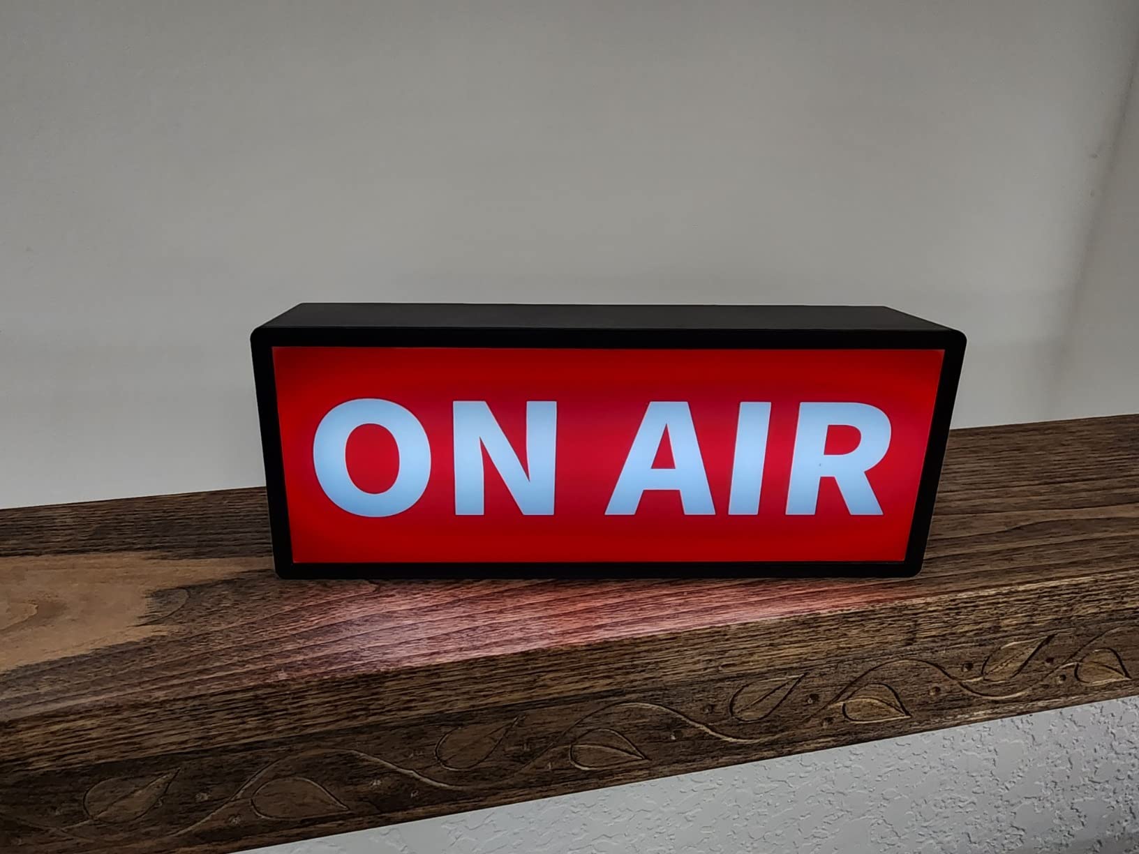 NPW On Air LED Retro Sign Light - LED Desk Sign for Home Office, Streamers, YouTube, Podcast & Zoom Setup customer photo 2