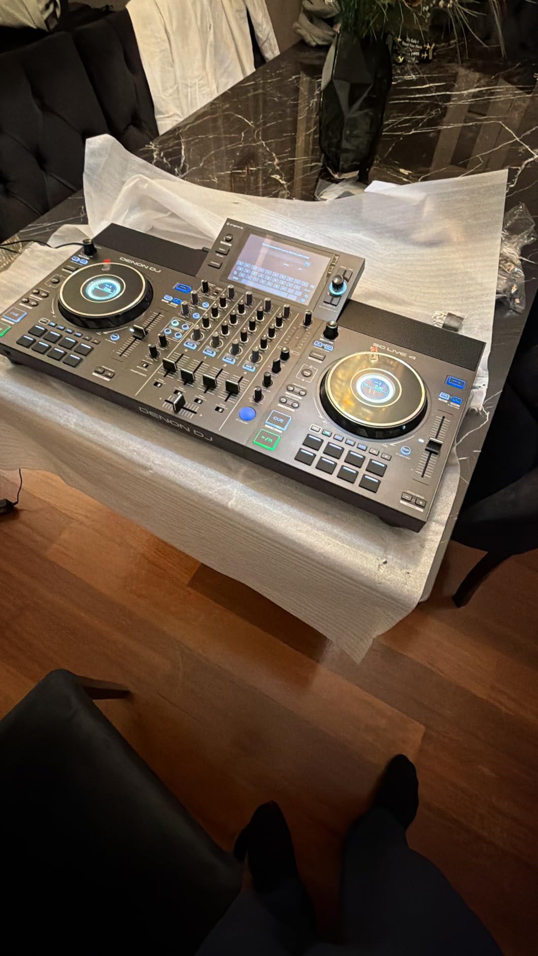 Denon DJ SC LIVE 4 Standalone DJ Controller with Stem Separation on 4-Decks customer photo 1