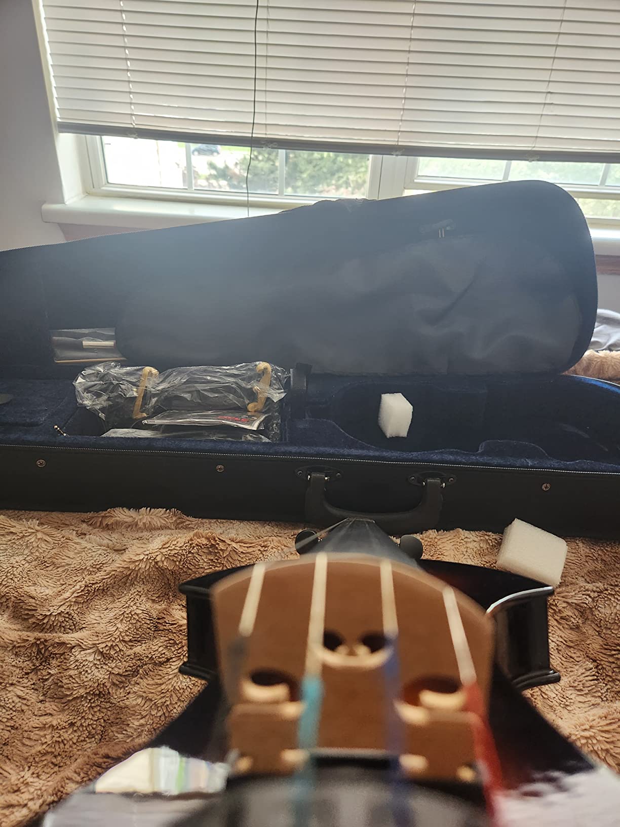 Pyle Full Size Electric Violin Kit - 4/4 Solid Wood Silent Fiddle with Hard Case, Bow, Ebony Fittings, and Digital Tuner customer photo 2
