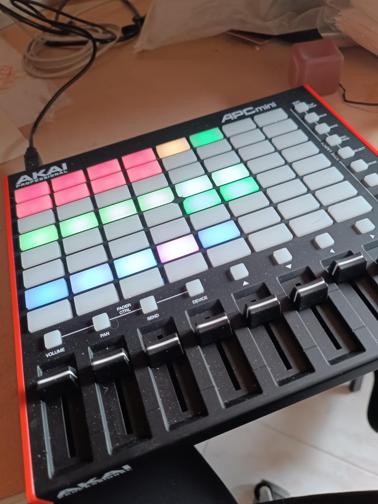 Akai Professional APC Mini MK2 USB MIDI Pad Controller | 64 RGB Pads, 9 Faders, Drum and Note Mode, 1:1 Mapping for Ableton Live, for Live Performance and Music Production customer photo 2
