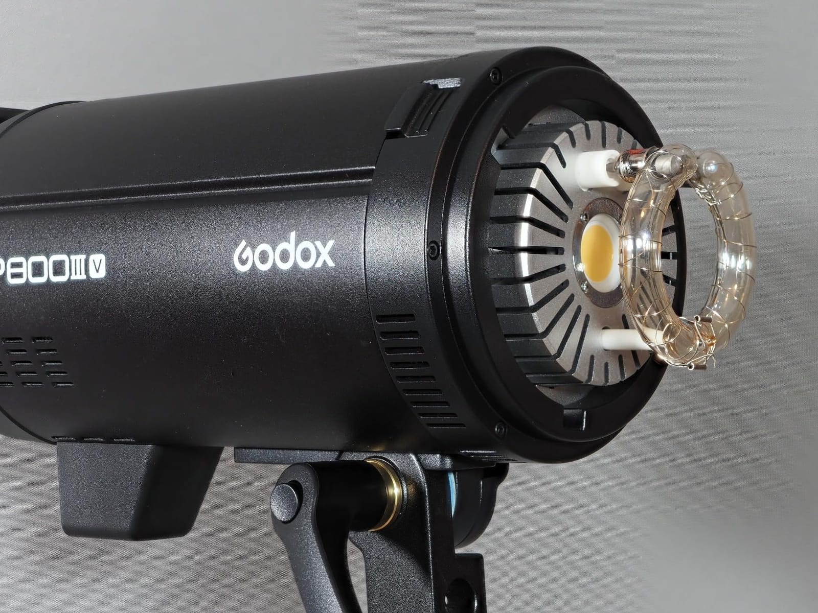 Godox DP800III-V Upgraded Studio Flash Light 800Ws Power GN126 5600±200K Strobe Lighting Built-in 2.4G Wireless X System Bowens Mount Photography Flashes for Wedding Fashion Advertising Photography customer photo 2