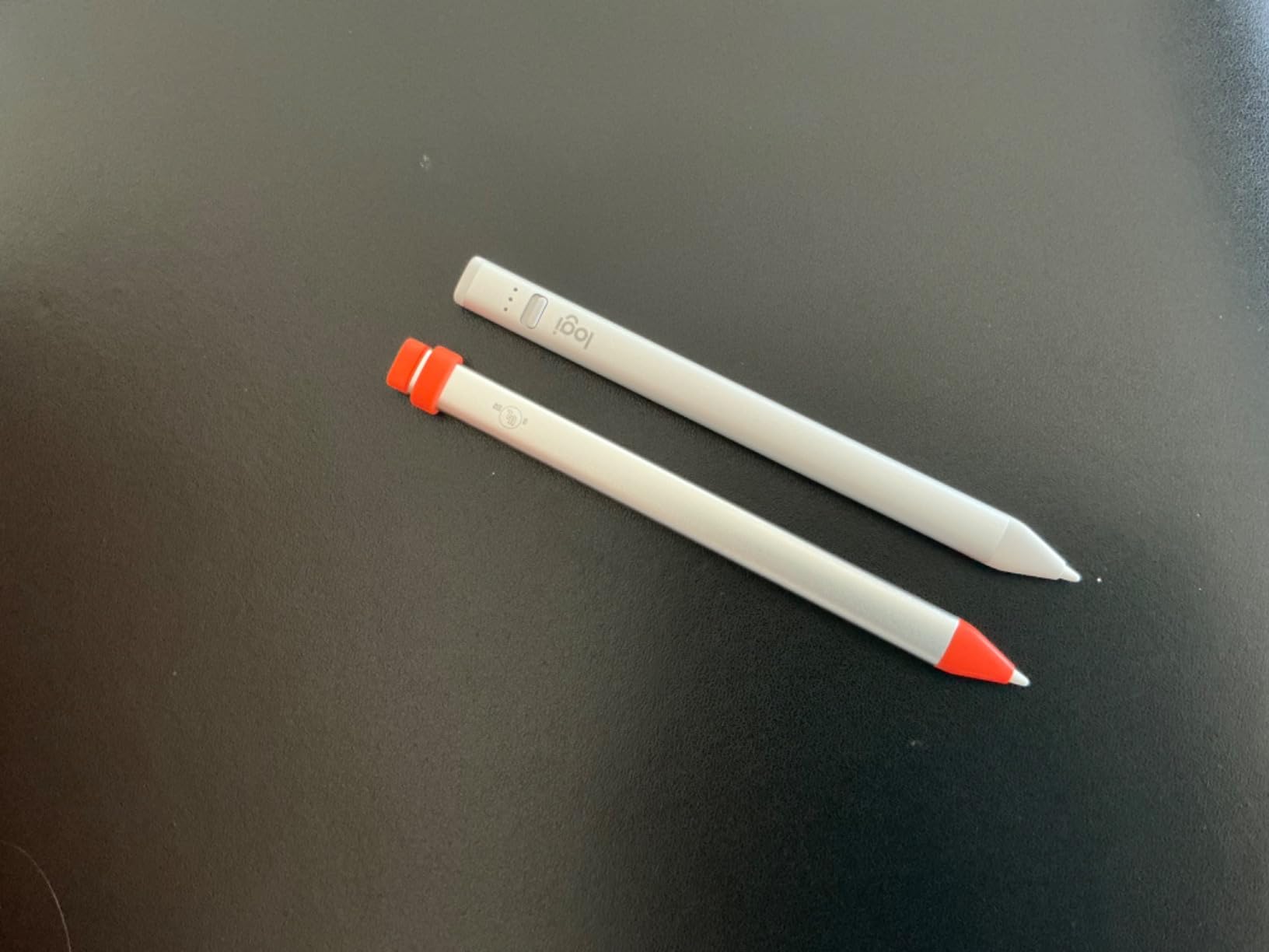 Logitech Crayon Digital Pencil for All iPads (2018 and Later) with Apple Pencil Technology, Anti-Roll Design, Dynamic Smart Tip customer photo 1