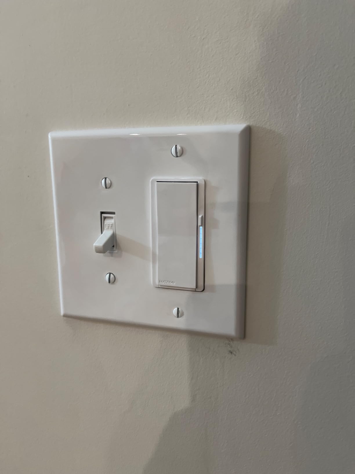 Lutron Caseta Diva Smart Dimmer Starter Kit; Dimmer, Hub, Remote, & More | Smart 3-way dimmer kit lets you add a second switch anywhere without running wire, No neutral required. DVRF-BDG-1DP-A, White customer photo 1