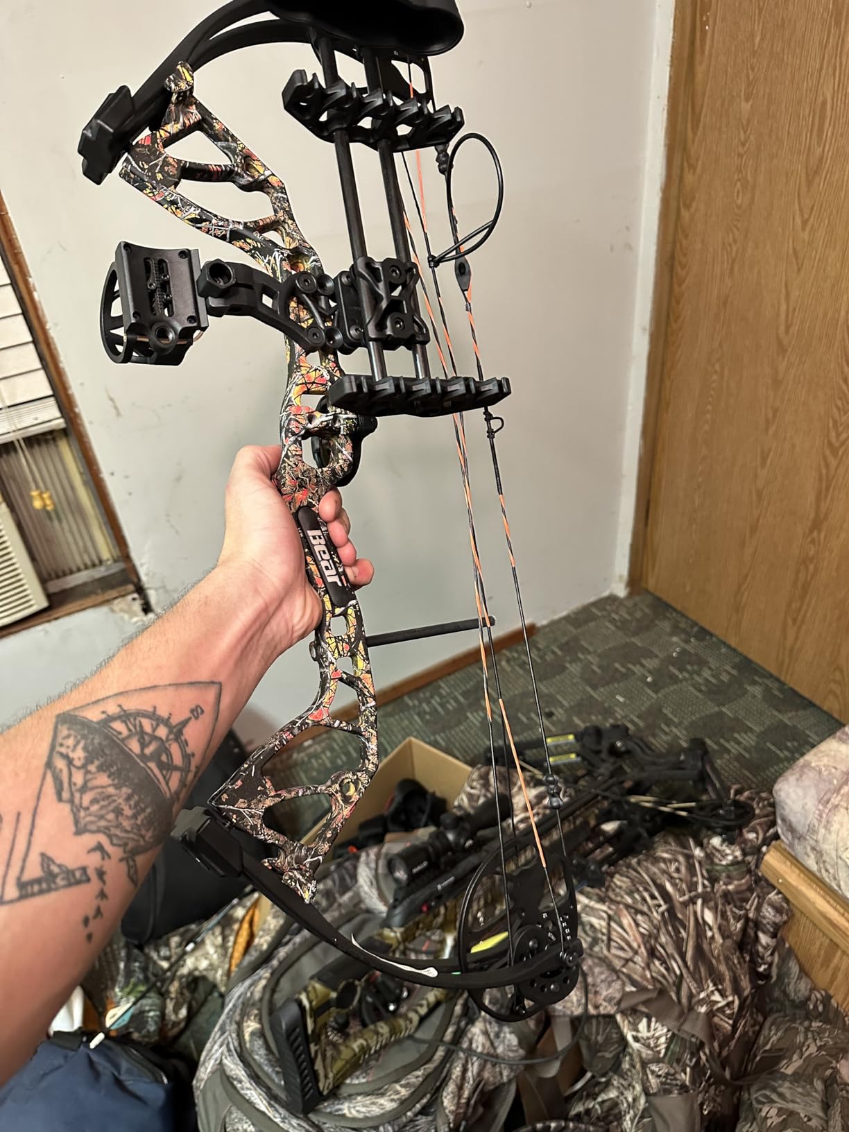 Bear Archery Royale Ready to Hunt Compound Bow Archery Set with Archery Accessories for Adults and Youths, 12