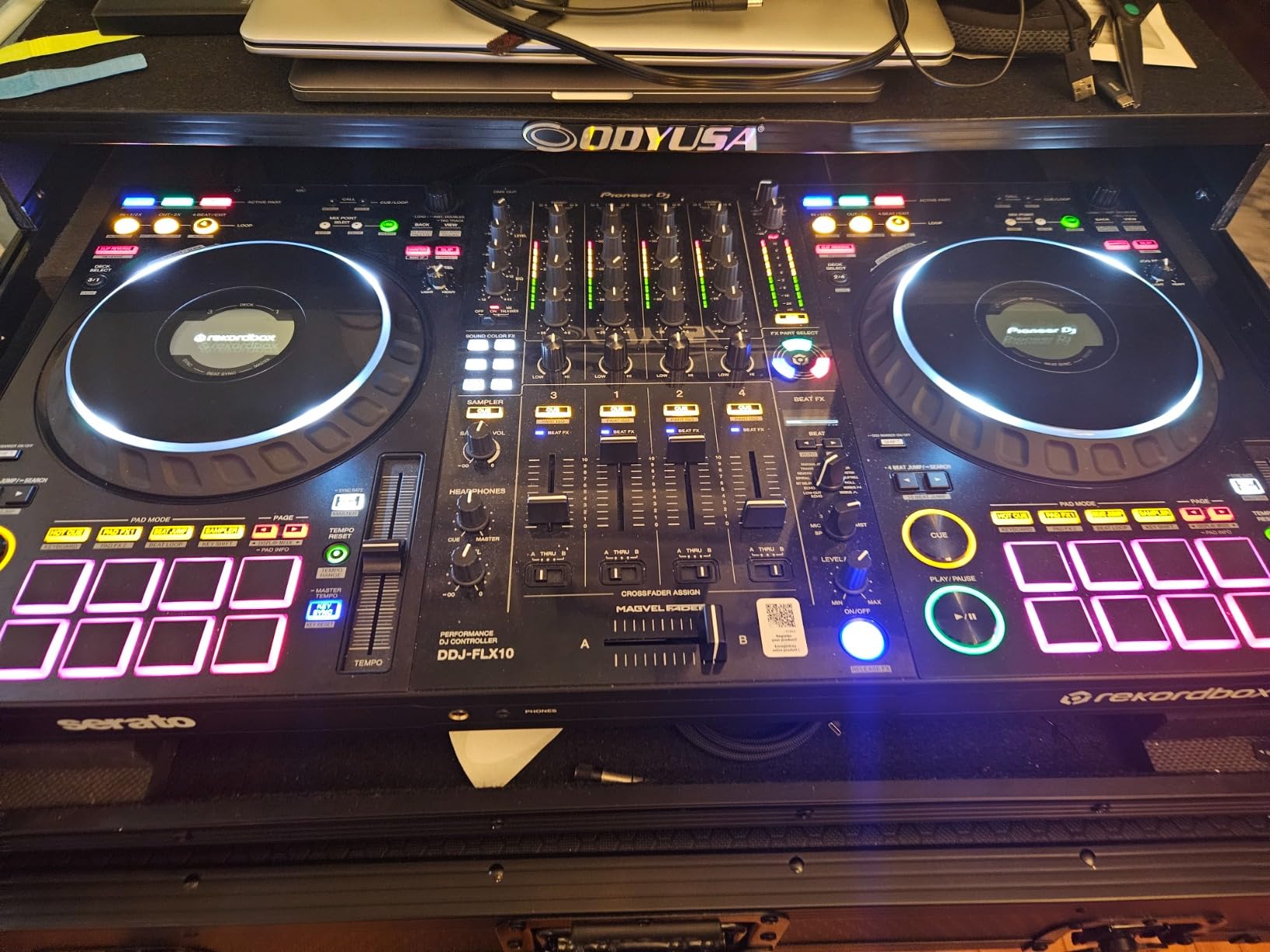 Pioneer DJ DDJ-FLX10 Limited Edition - 4-channel DJ controller for Rekordbox & Serato - Black customer photo 1