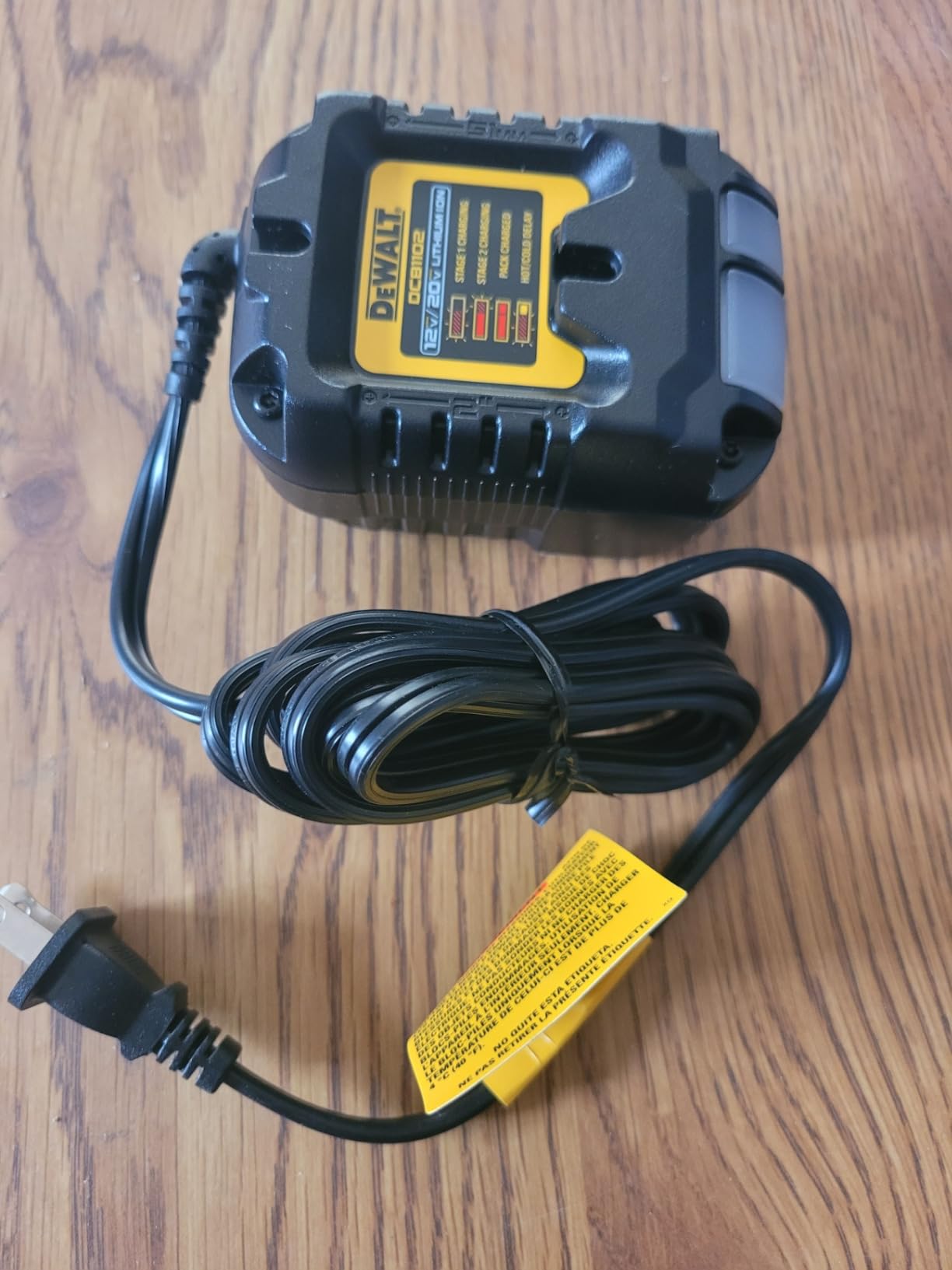 DEWALT 20V MAX Impact Driver, 1/4 Inch, Battery and Charger Included (DCF787D1) customer photo 2