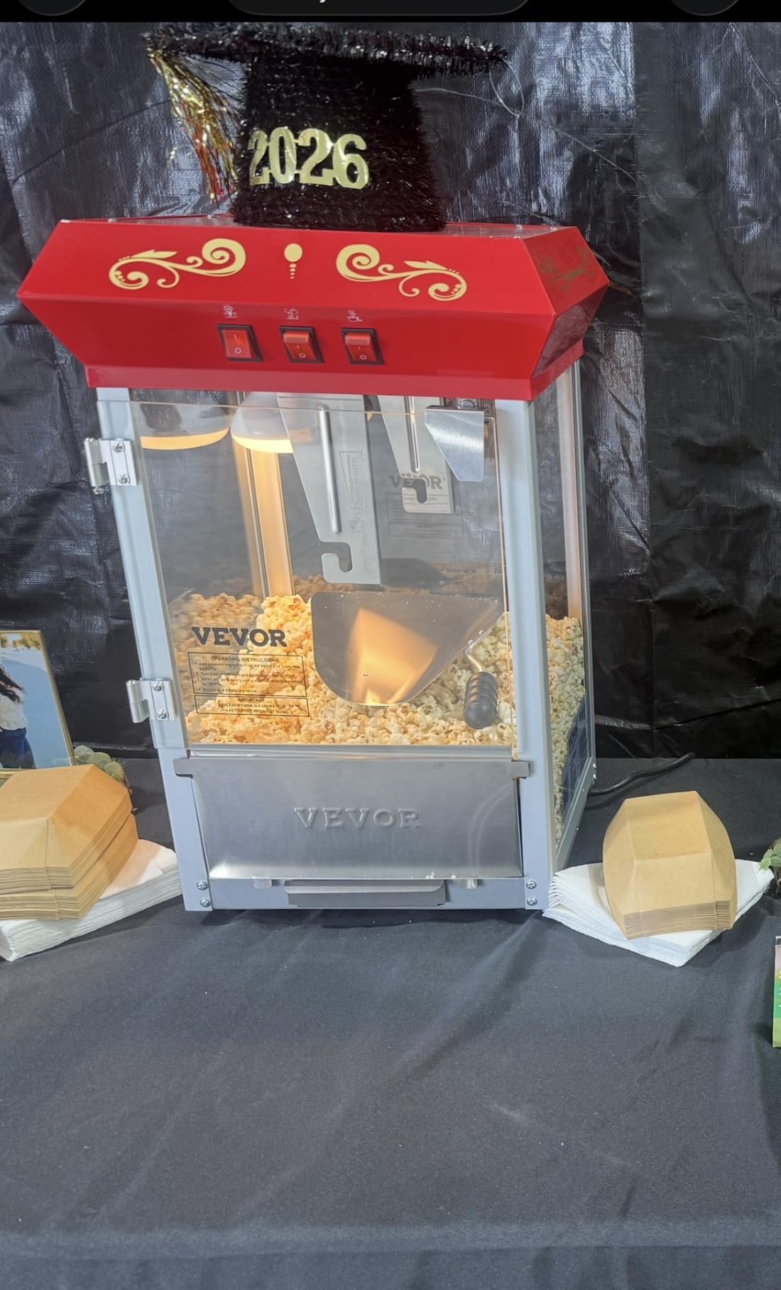 VEVOR Commercial Popcorn Machine, 8 Oz Kettle, 850 W Countertop Popcorn Maker for 48 Cups per Batch, Theater Style Popper with 3-Switch Control Steel Frame Tempered Glass Doors, Red customer photo 2
