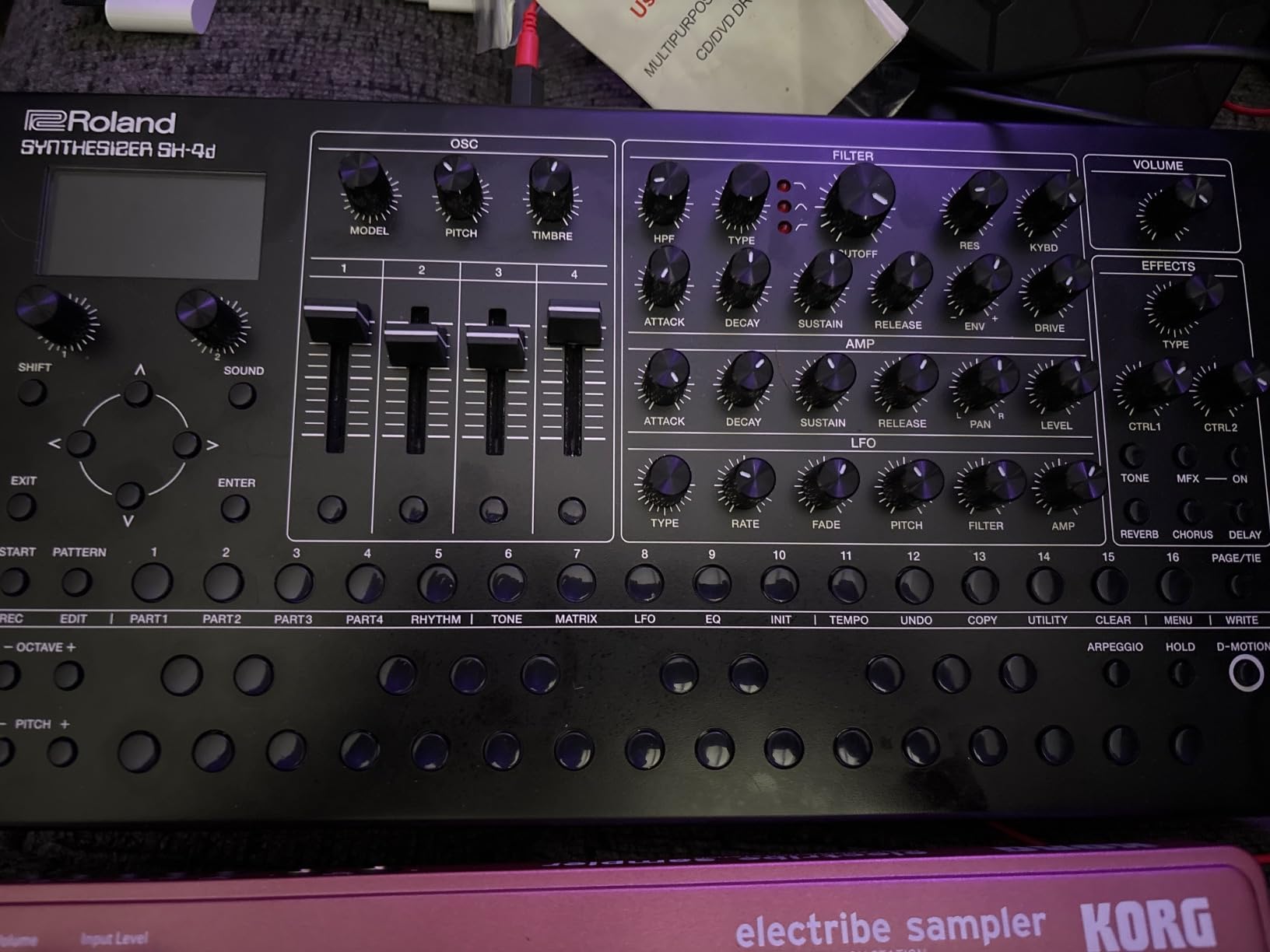 Roland SH-4D Compact Desktop Synthesizer with Multitimbral Pattern Sequencer customer photo 1