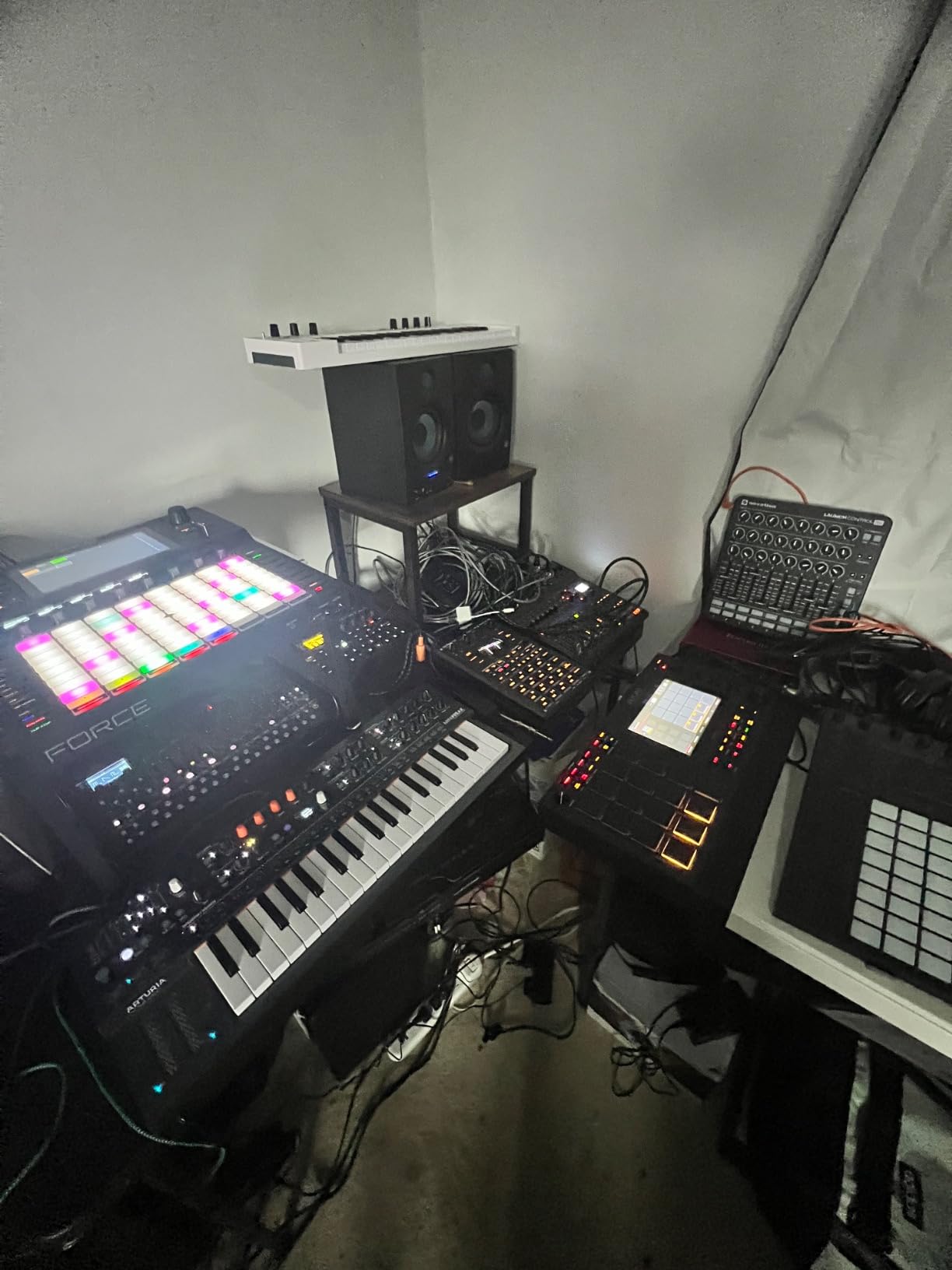 Roland SH-4D Compact Desktop Synthesizer with Multitimbral Pattern Sequencer customer photo 2