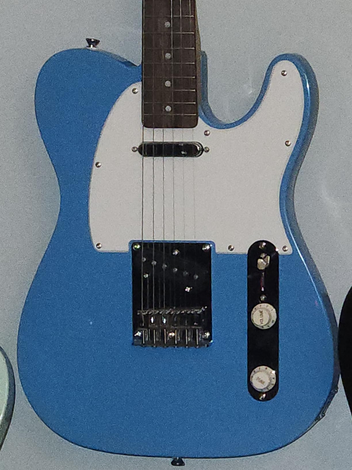 Squire Sonic Telecaster Electric Guitar, Butterscotch Blonde, Maple Fingerboard customer photo 1