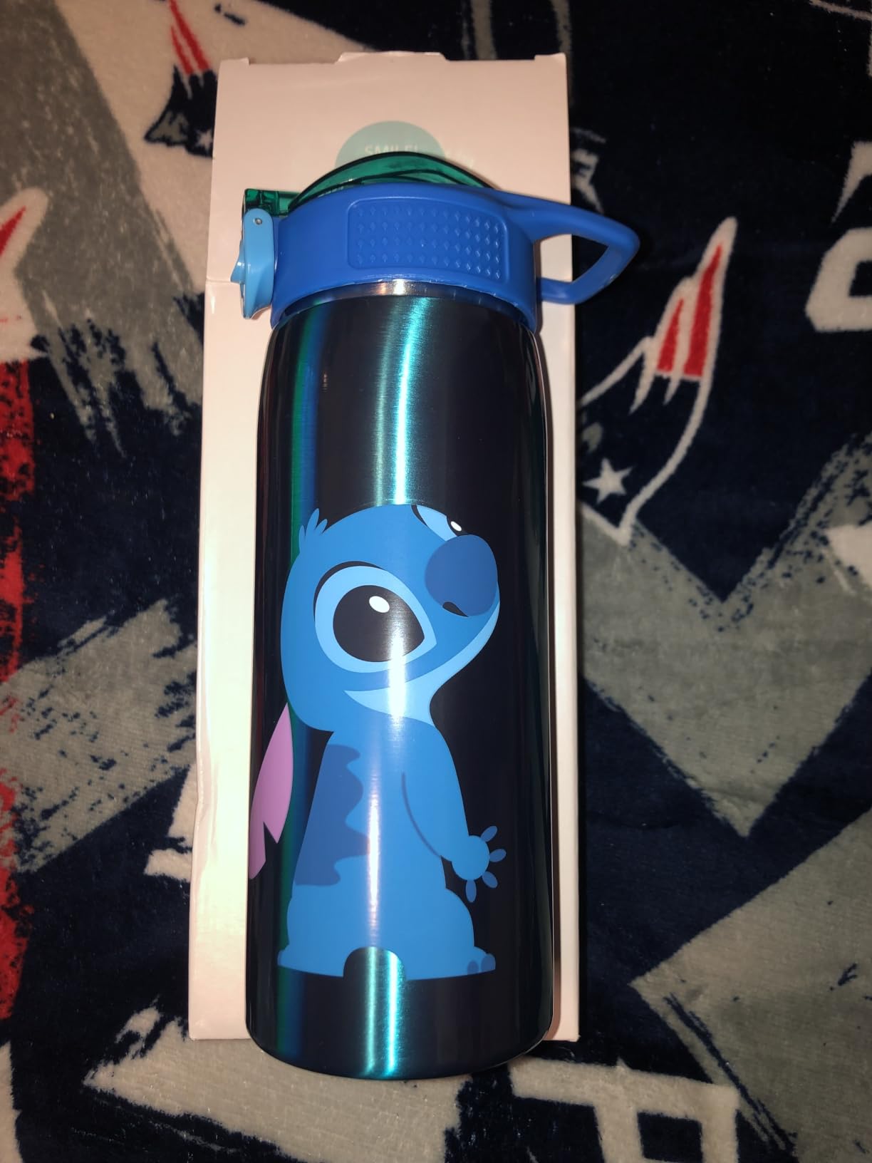 Zak Designs Minecraft Water Bottle for Travel and At Home, 19 oz Vacuum Insulated Stainless Steel with Locking Spout Cover, Built-In Carrying Loop, Leak-Proof Design (Creeper) customer photo 1