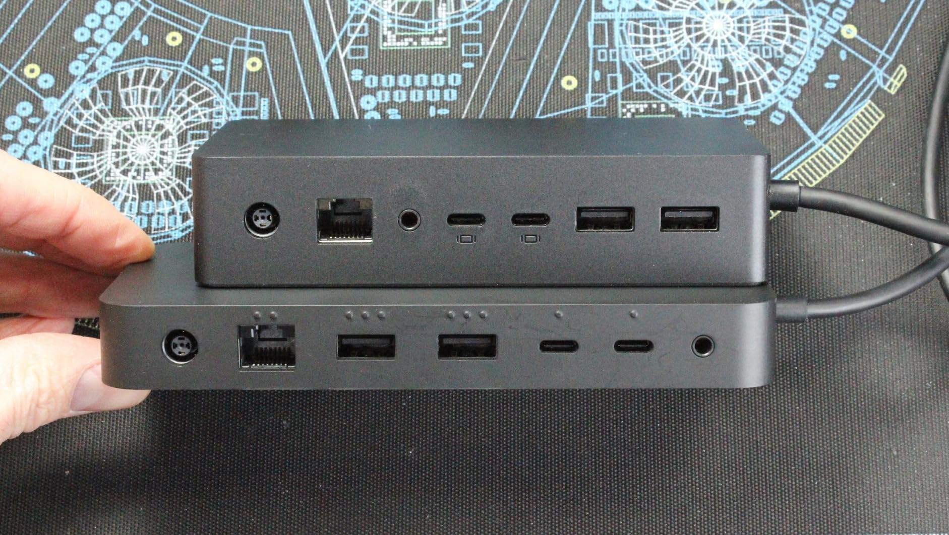 Microsoft Surface Thunderbolt 4 Docking Station - Black (T8H-00001) customer photo 1