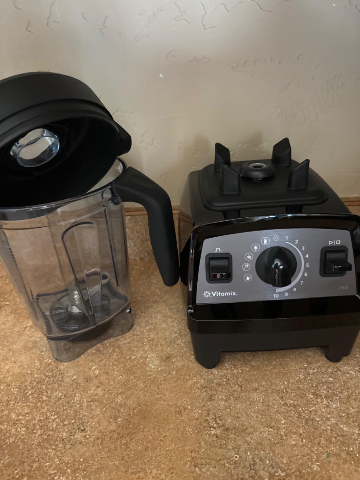 Vitamix Propel Series 750 Professional-Grade Blender, 4 Programs, Black | 64 oz. Container, Kitchen Appliance for Smoothies, Soups and More, Pulse, Variable Speed, Self-Cleaning Program customer photo 2