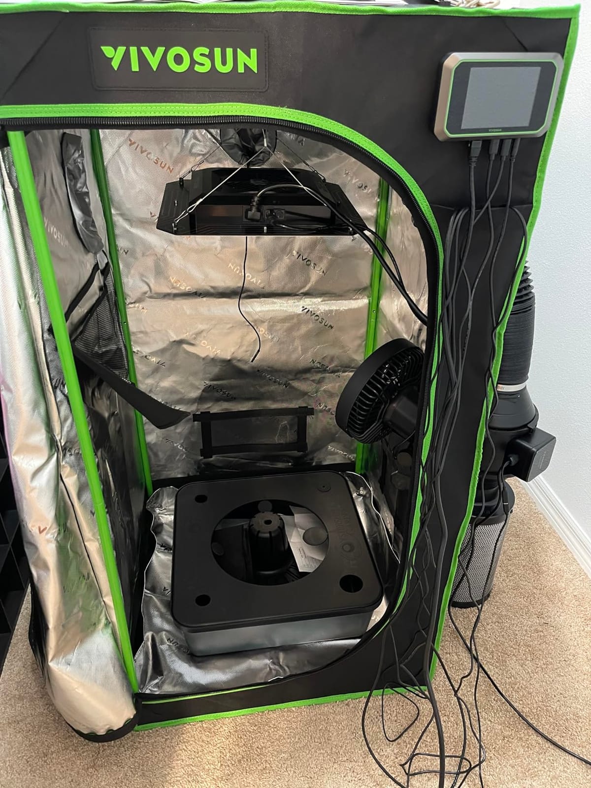 VIVOSUN Smart Grow Tent Kit 4x4, 4-Plant WiFi-Integrated Grow System including 400W Full Spectrum LED Grow Light, Automatic Control GrowHub E42A+, Efficient Ventilation System customer photo 2