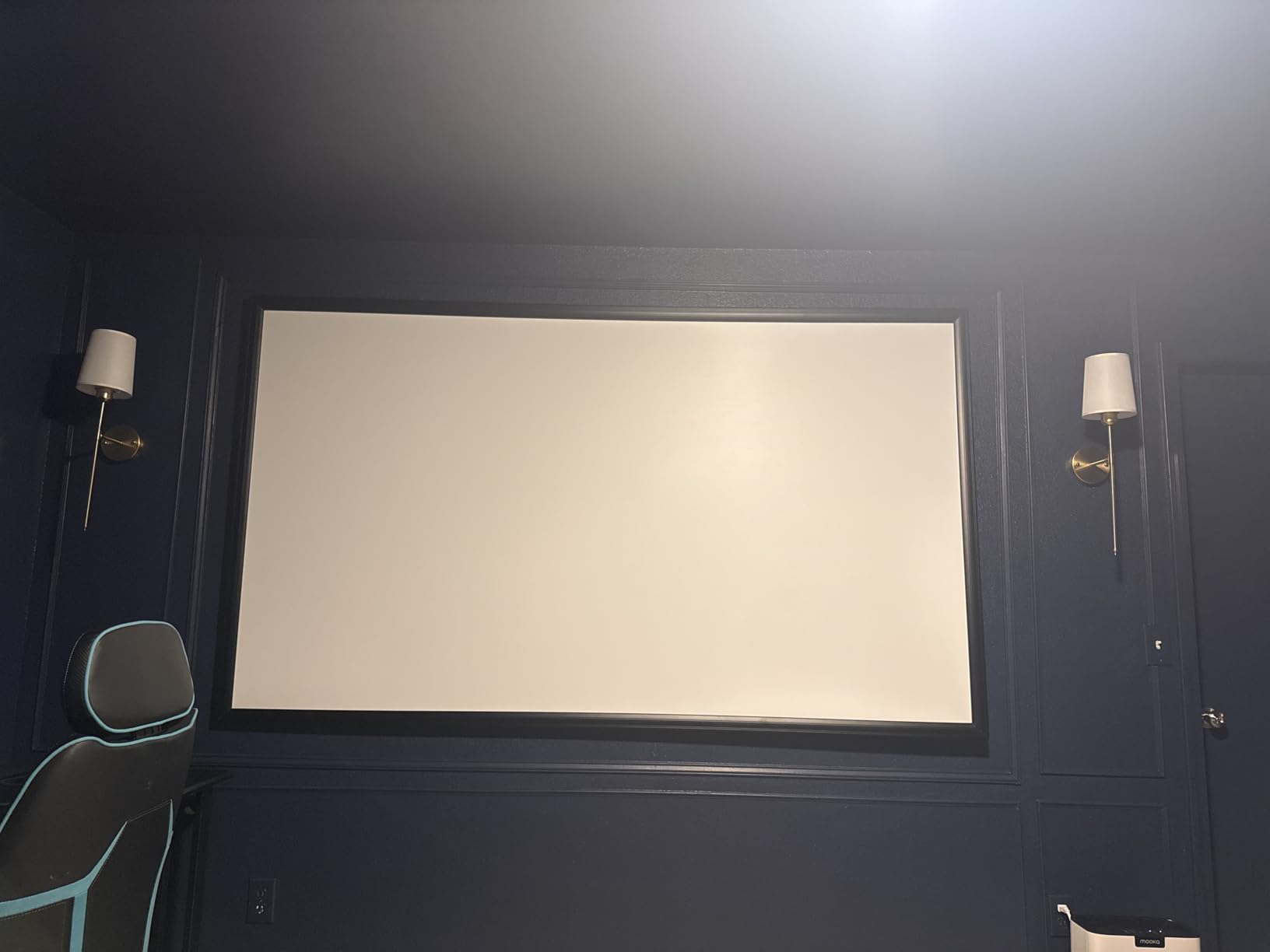 Fixed Frame Projector Screen - Matte 100 inch - Hang on Wall - 4K - 8K Ultra HD, HDTV, HDR & Active 3D, Ultra Short Throw - 16:9 Format customer photo 2