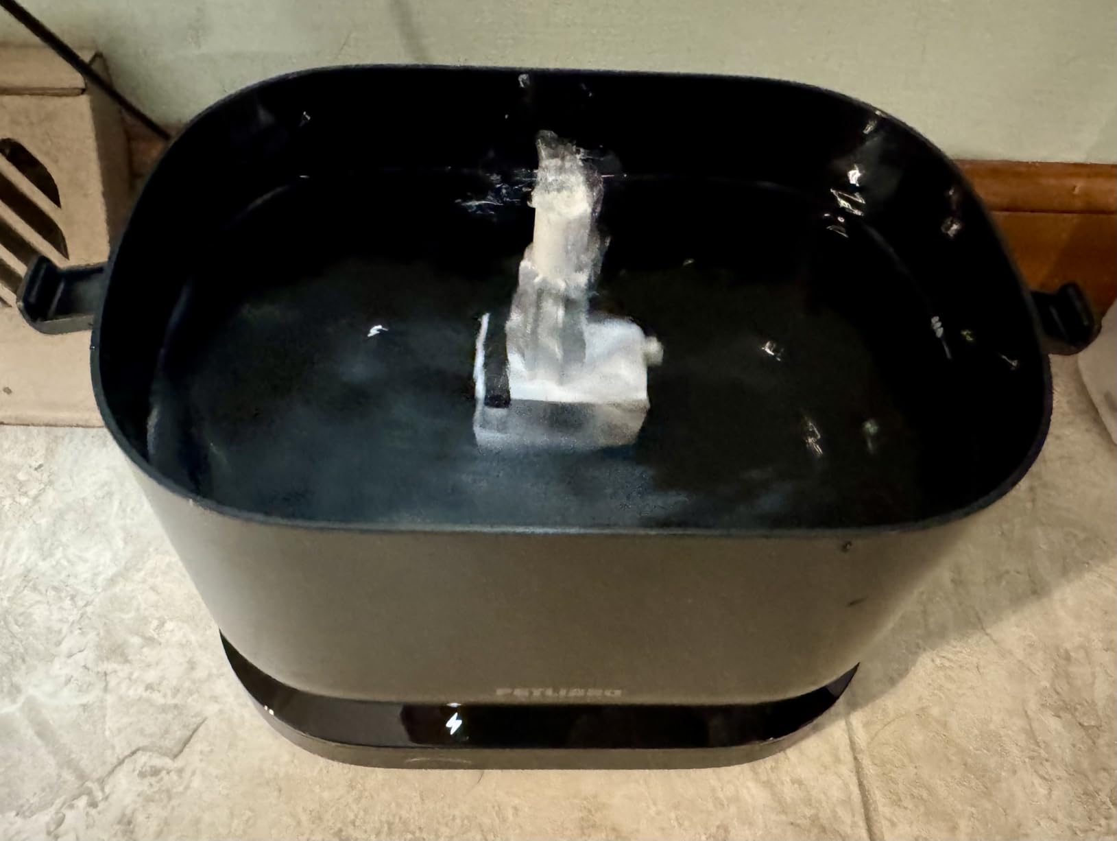 PETLIBRO Cat Water Fountain, Cordless Pet Water Fountain Battery Operated, 2.5L/84oz Dockstream Water Fountains for Cats Indoor, Cat Fountain with Stainless Steel Tray, Easy to Clean BPA-Free customer photo 2