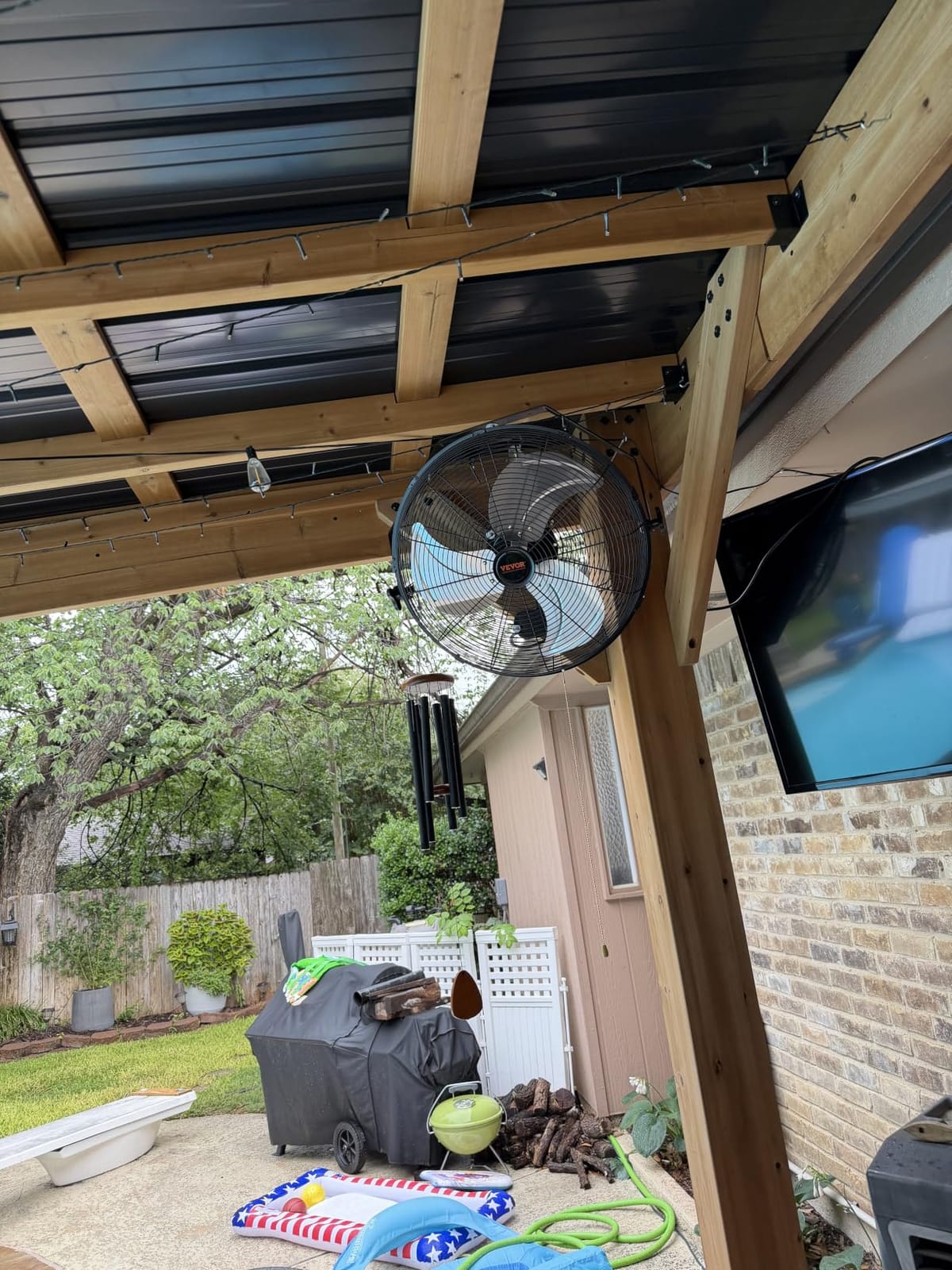 VEVOR 30 Inch Wall-Mount Misting Fan 3-speed IP44 Waterproof Oscillating | Max. 9500 CFM wall mounted fan for outdoor use, commercial, residential, greenhouse, workshop and patio, black, ETL listed customer photo 1