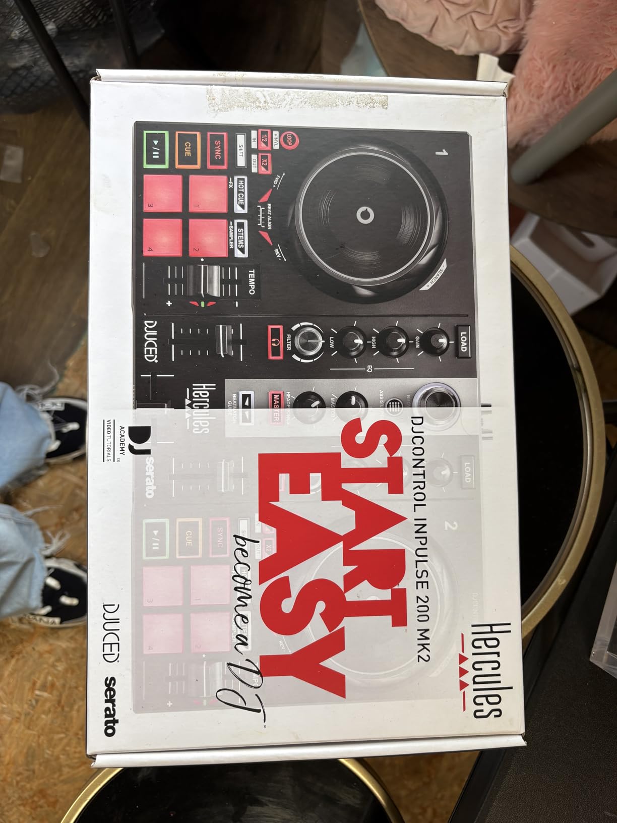 Hercules DJControl Inpulse 200 MK2 - Ideal DJ Controller for Learning to Mix customer photo 1