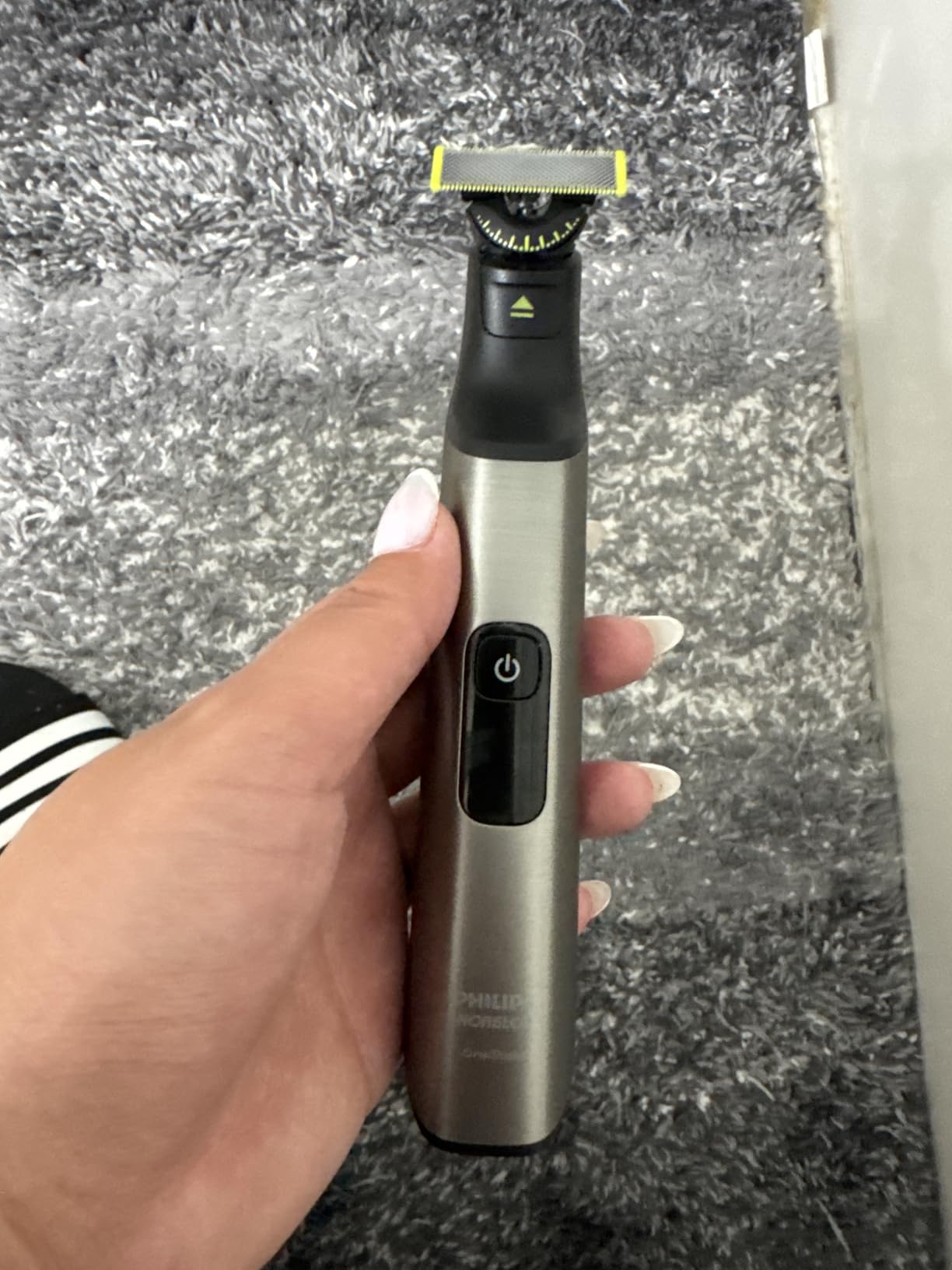 Philips Norelco OneBlade 360 Hybrid Face Trimmer and Shaver, 5 Length Comb | Trim Edge & Shave, 5-in-1 Stubble Comb, 360 Contour Blade, Wet and Dry Use, 45-Minute Runtime, First Electric Shaver customer photo 2