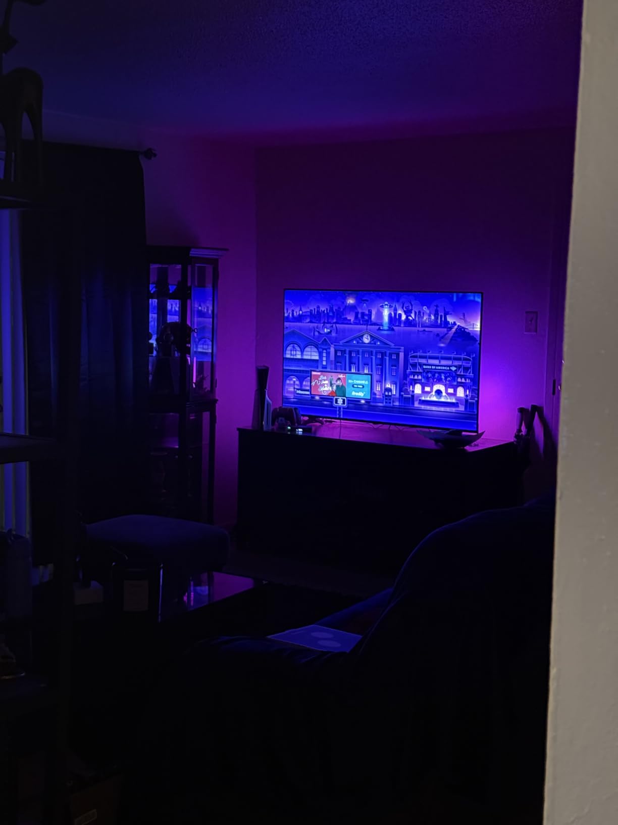 Barhootao RGB Light Bar,Smart LED Light Bar for Room,16 Million Colors,Three Control Modes,Dynamic Music Sync Mode,213 Preset Modes,USB Interface (Without Adapter) customer photo 1