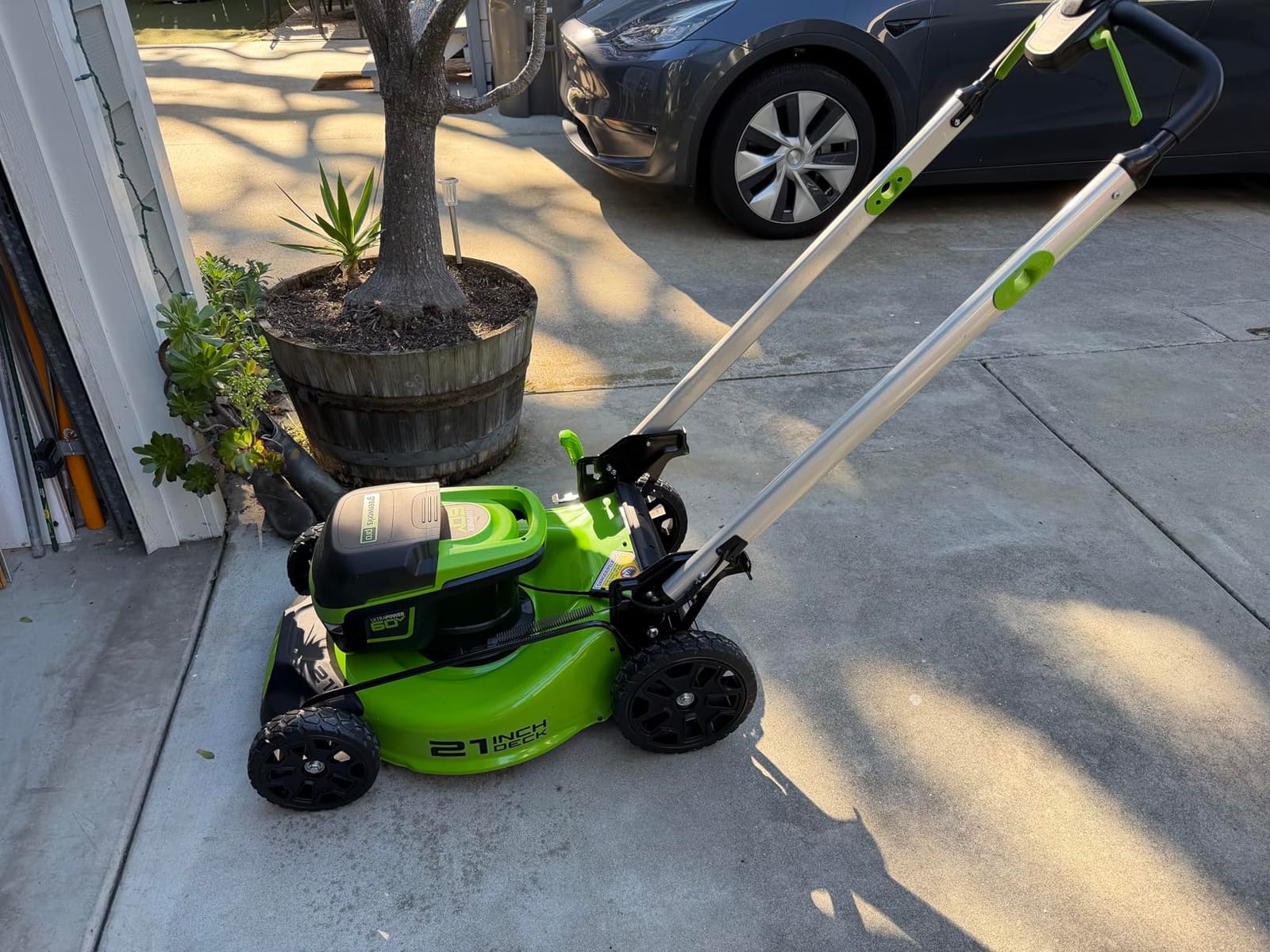 Greenworks 60V 21in Push Lawn Mower, 5.0 Ah Battery and Charger customer photo 1
