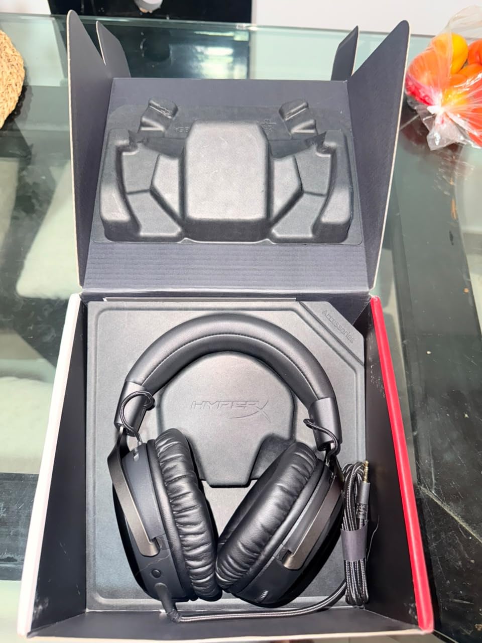 HyperX Cloud III - Wired Gaming Headset, PC, PS5, Xbox Series X|S, Angled 53mm Drivers, Spatial Audio, Memory Foam, Durable Frame, Ultra-Clear 10mm Mic, USB-C, USB-A, 3.5mm - Black customer photo 1