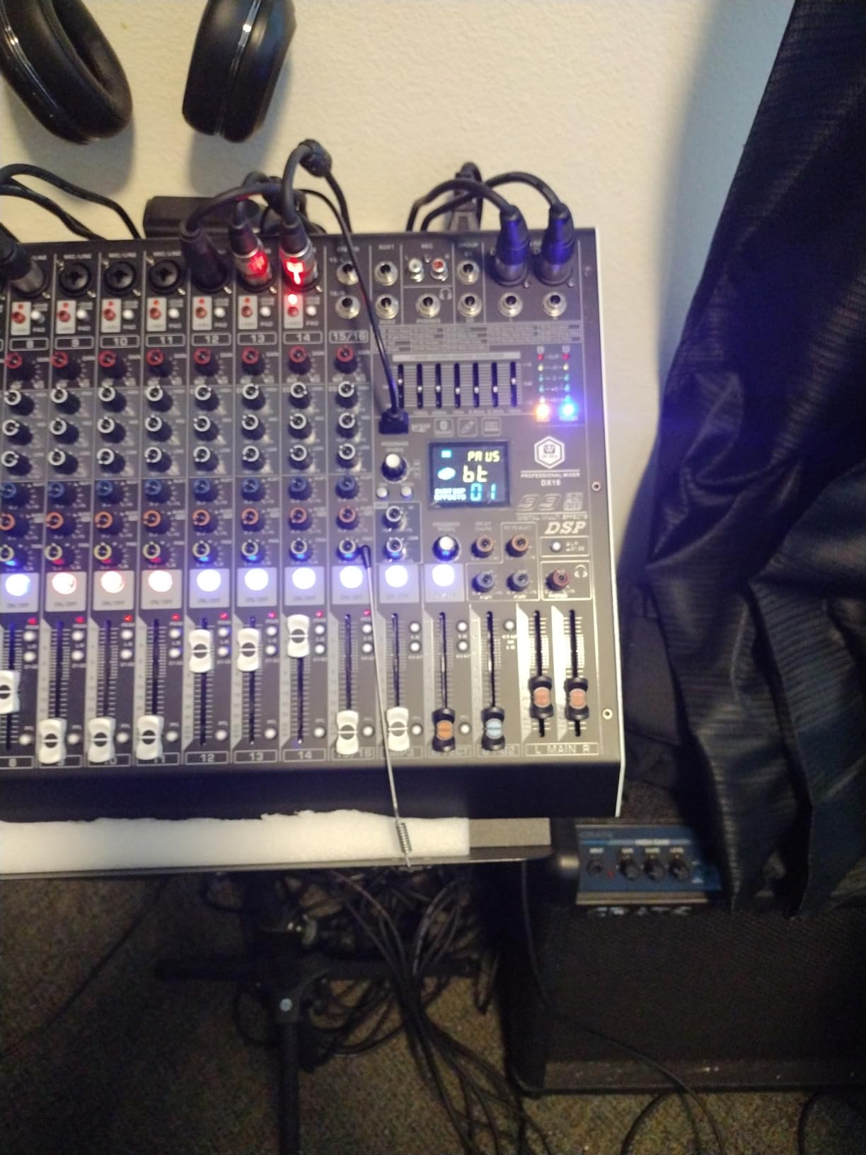 W IN-MIX DX16 Professional 16-Channel DJ Mixer with 99 DSP Effects, 7-Band EQ, 48V Phantom Power, Bluetooth & USB Recording for Live Performance, Studio, Podcast & Streaming customer photo 1
