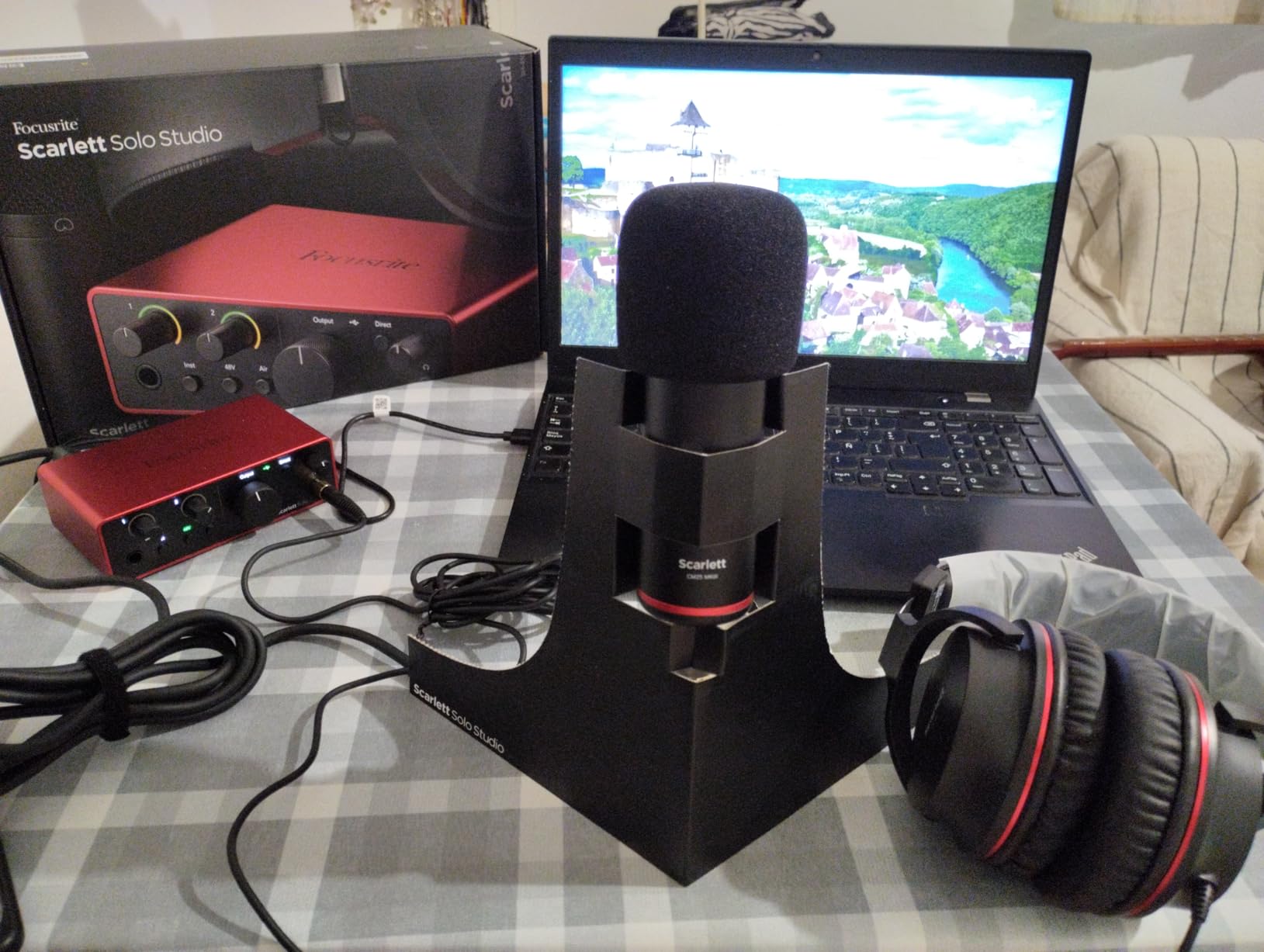 Focusrite Scarlett Solo Studio 4th Gen USB Audio Interface Bundle for the Songwriter, Guitarist or Vocalist with Condenser Microphone and Headphones for Recording, Songwriting, and Podcasting | CM25 Mkiii Condenser Mic, Sh-450 Headphones, USB A-C and 3m Xlr Cables, Software Bundle customer photo 1