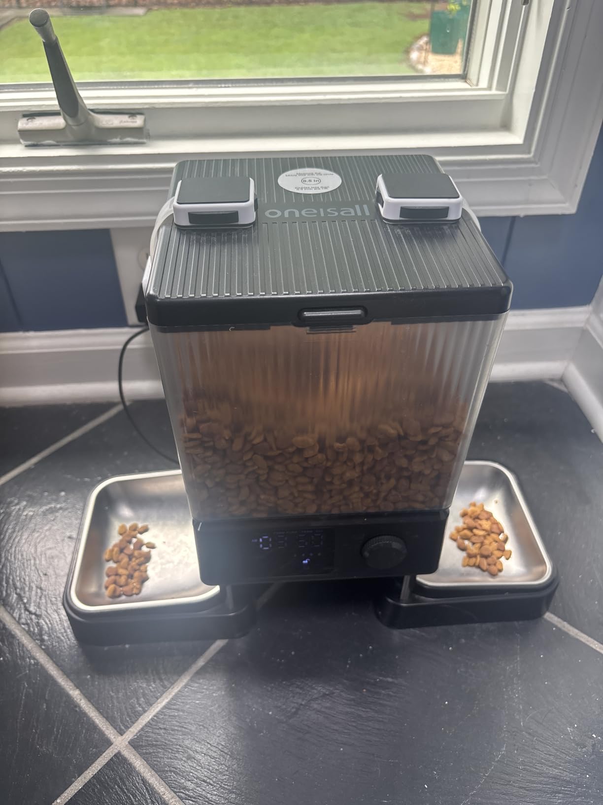 oneisall Automatic Cat Feeder for 2 Cats Pets, Timed Cat Food Dispenser | 20 Cups/5L, Prevent Fighting, Precise Portion, Balanced Dispense, Non-Slip & Stable, Voice Recorder, Stainless Steel Bowls customer photo 1