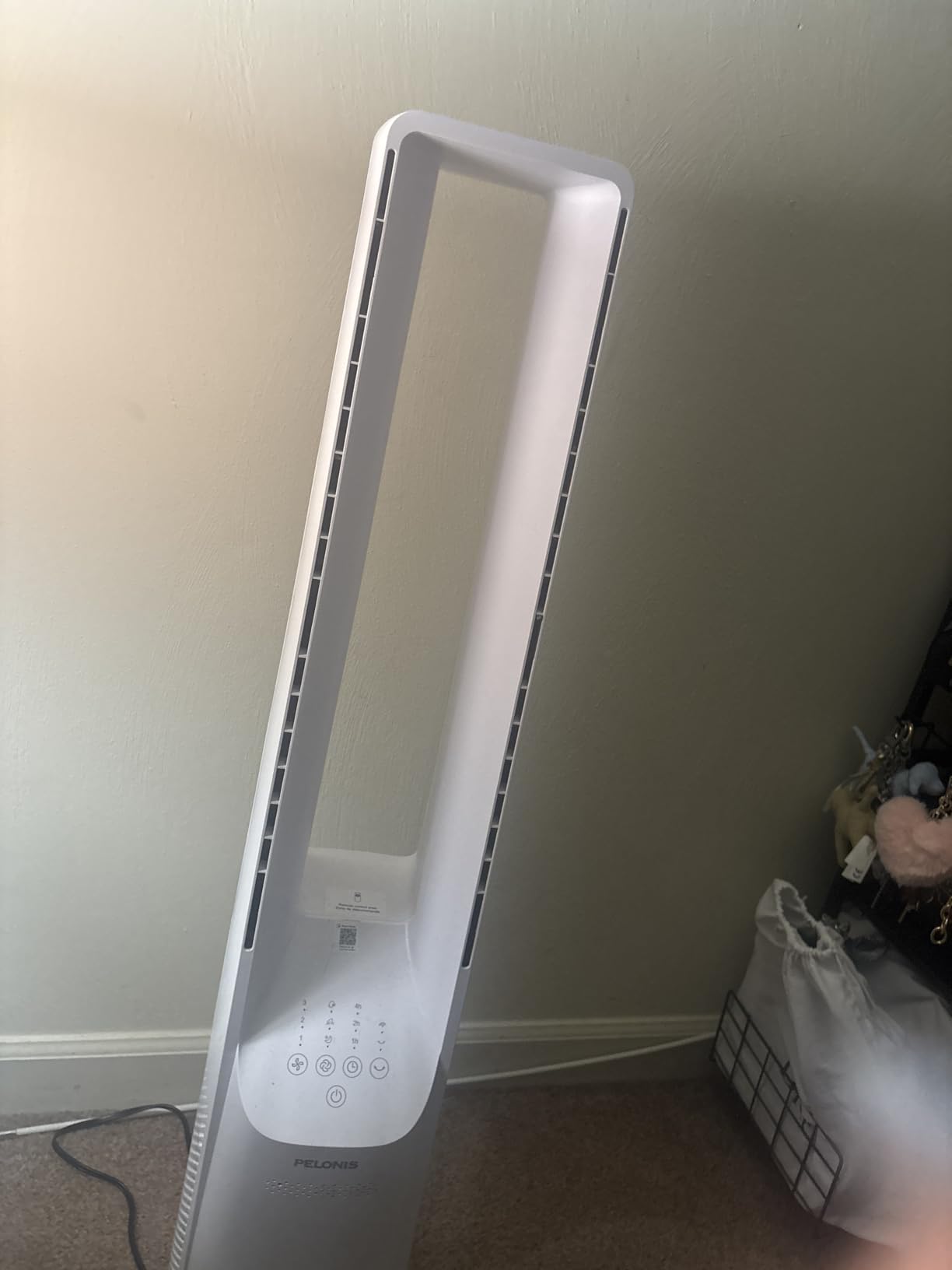 PELONIS Bladeless Tower Fan with 26-33ft Powerful Airflow, Alexa and Google Compatible, 6-Speed Settings, Quiet DC Motor, 120° Oscillation, 7-Hour Timer - Ideal for for Bedroom Home Office Use, White customer photo 1