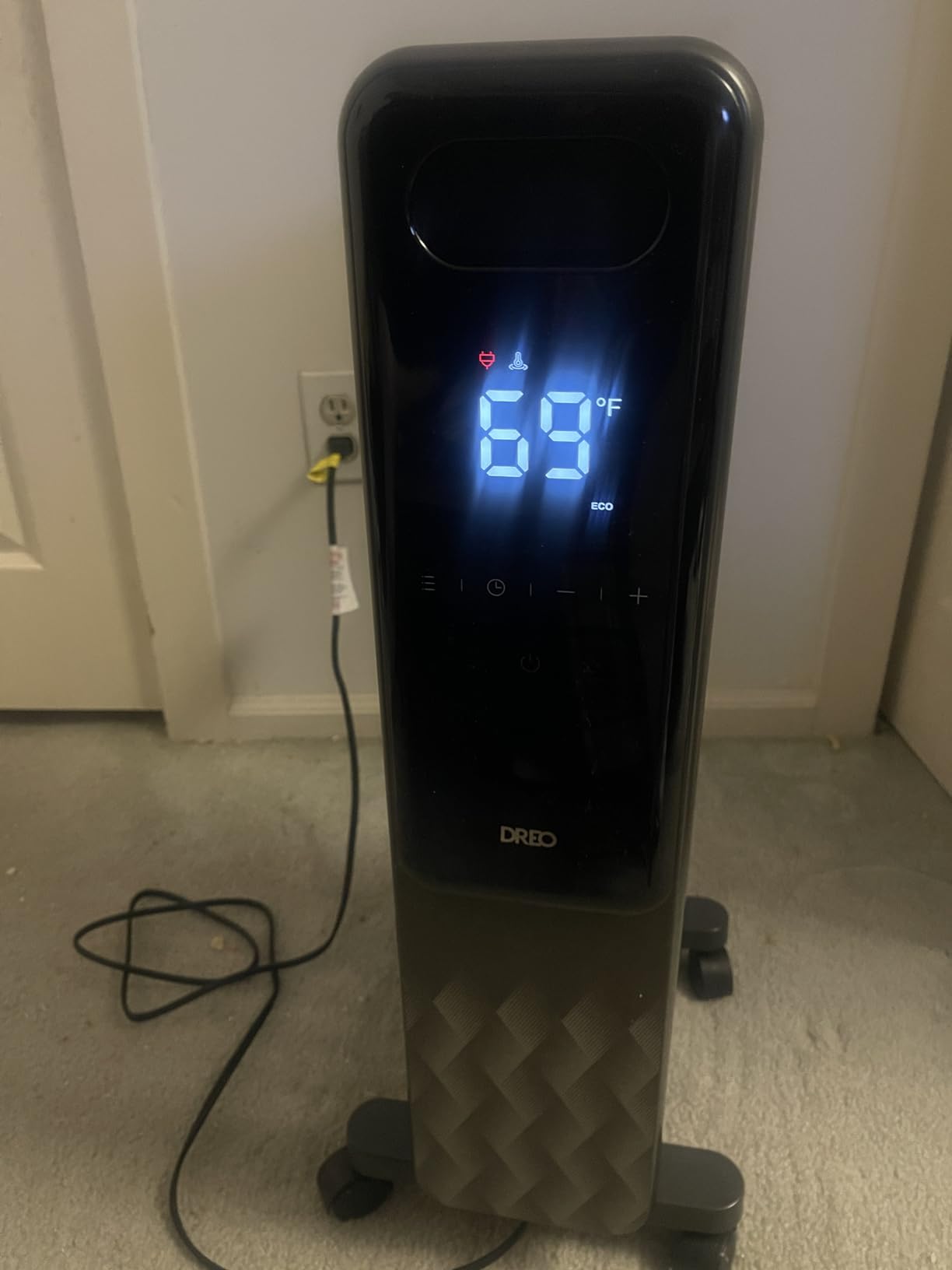 DREO Oil Filled Radiator Heater, Electric Heaters for indoor use Large Room | Quiet, Digital Thermostat, ECO, Remote Control, 4 Modes, Child Lock, Overheat & Tip-Over Protection, 24h Timer, 1500W, Grey customer photo 1