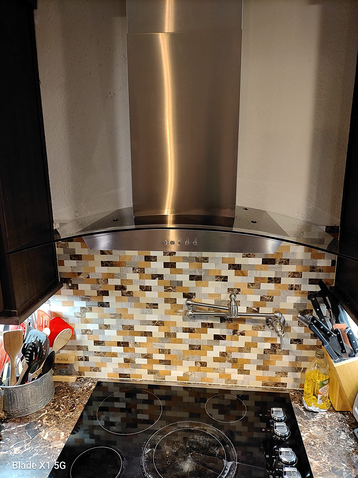 Hauslane 30 Inch Wall Mount Range Hood 500-860 CFM Convertible Auto Shut-off, 3 Speed Low Noise Stainless Steel Heavy-Duty Vent Hood, Touch Panel, Dishwasher-Safe Filters, LED Lights, WM590 customer photo 1