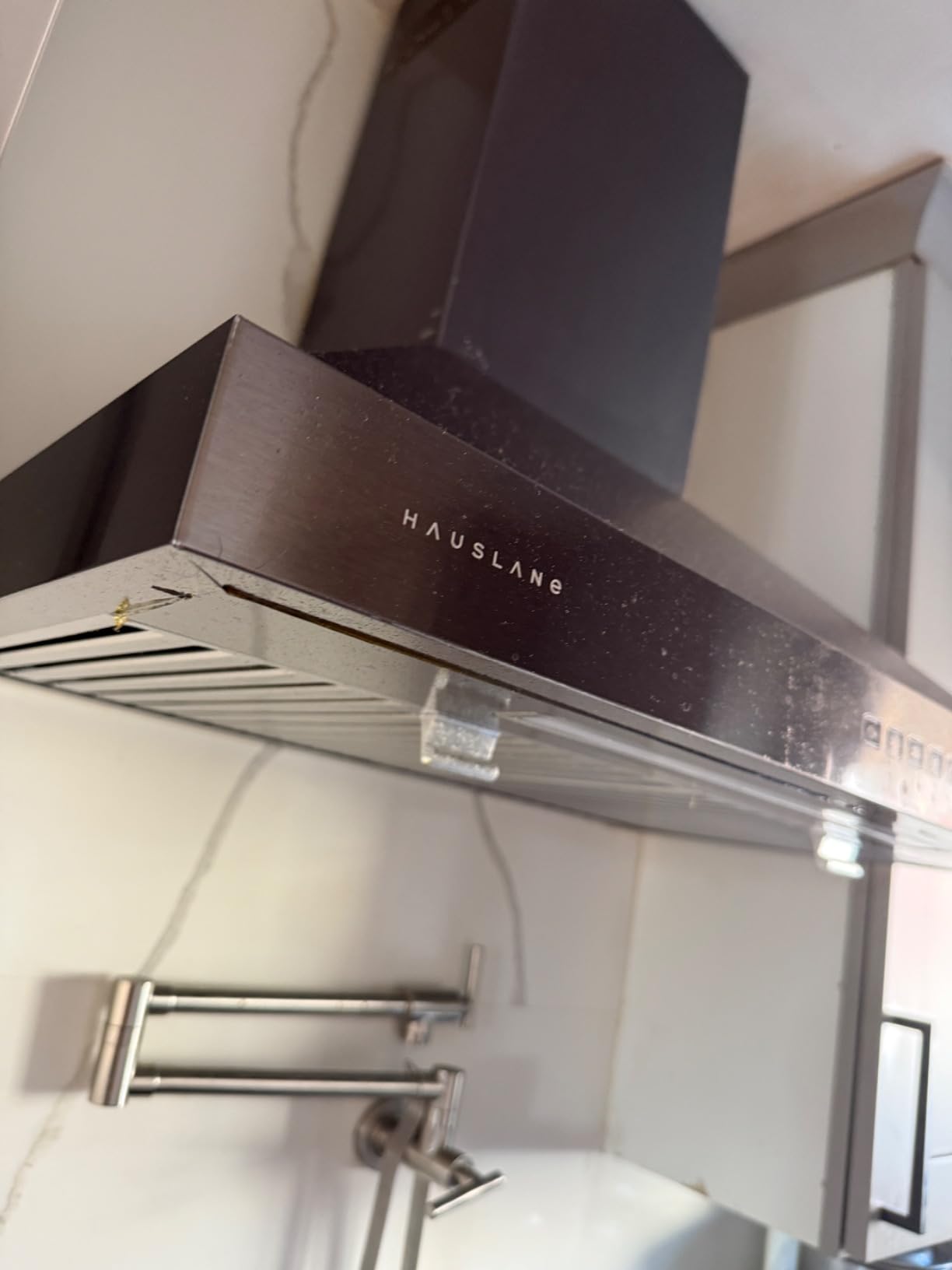 Hauslane 30 Inch Wall Mount Range Hood 500-860 CFM Convertible Auto Shut-off, 3 Speed Low Noise Stainless Steel Heavy-Duty Vent Hood, Touch Panel, Dishwasher-Safe Filters, LED Lights, WM590 customer photo 2