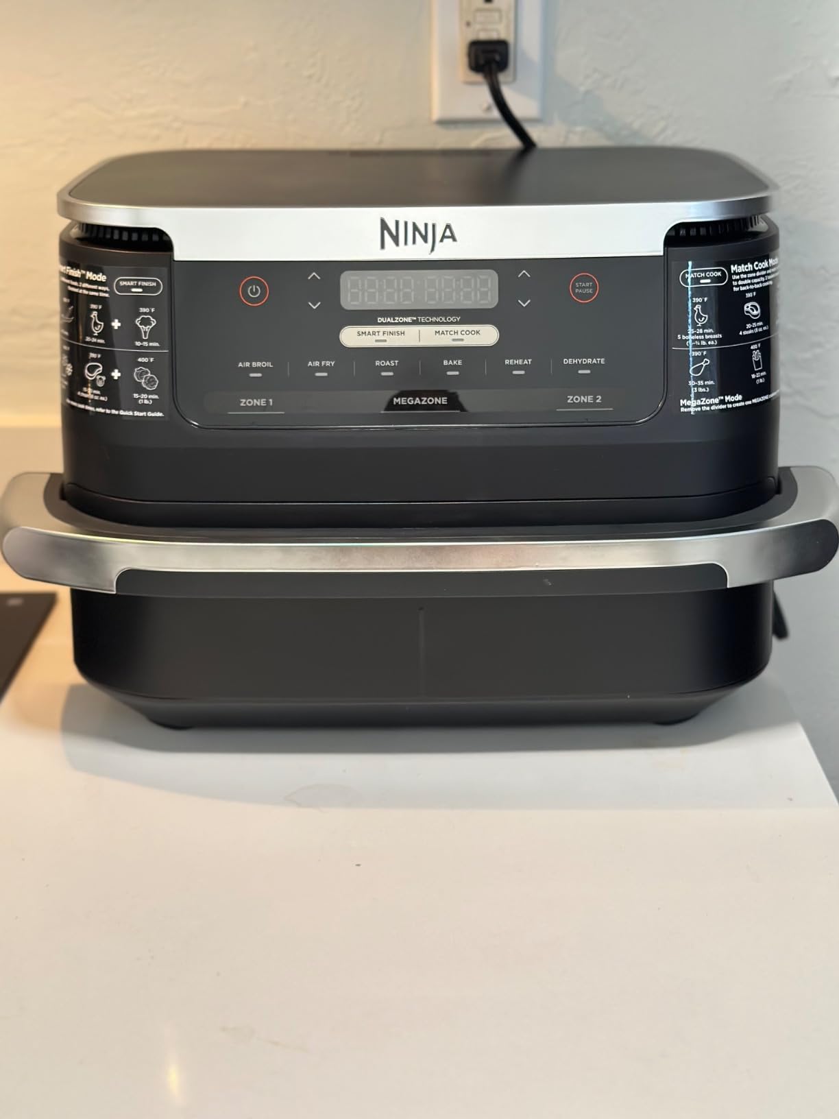 Ninja Foodi Air Fryer, 7 Qt MegaZone, 6-in-1, Black, DZ071 | Air fry, roast, broil, bake, reheat, dehydrate, 450F max, 2x3.5 Qt baskets, Smart Finish customer photo 1