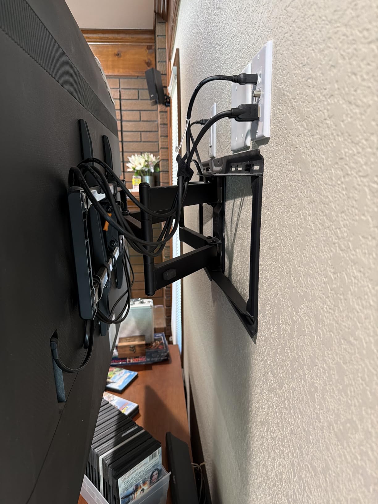 Perlegear Full Motion TV Wall Mount for 42-90 inch TVs up to 150 lbs | UL Listed TV Mount with Pre-Assembled Design, Tool-Free Tilt, Swivel, Extension, VESA 600 x 400mm, 16