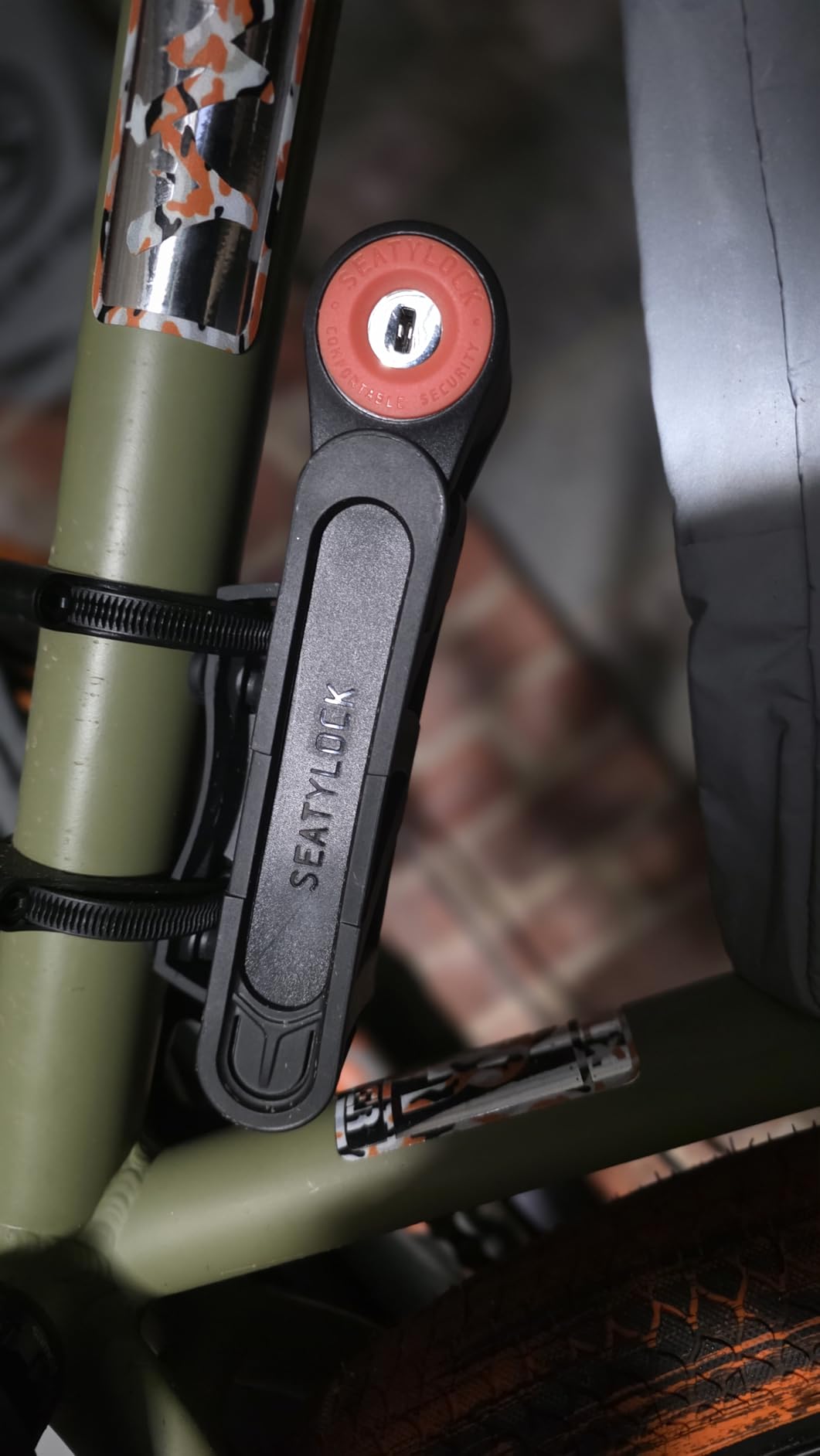 Seatylock FoldyLock Compact Lightweight Patented Folding Bike Lock 33.5 in | Award Winning Smart Secure Guard High Security Bicycle Lock, Heavy Duty Anti Theft with Keys & Case for Bikes or Scooters customer photo 2
