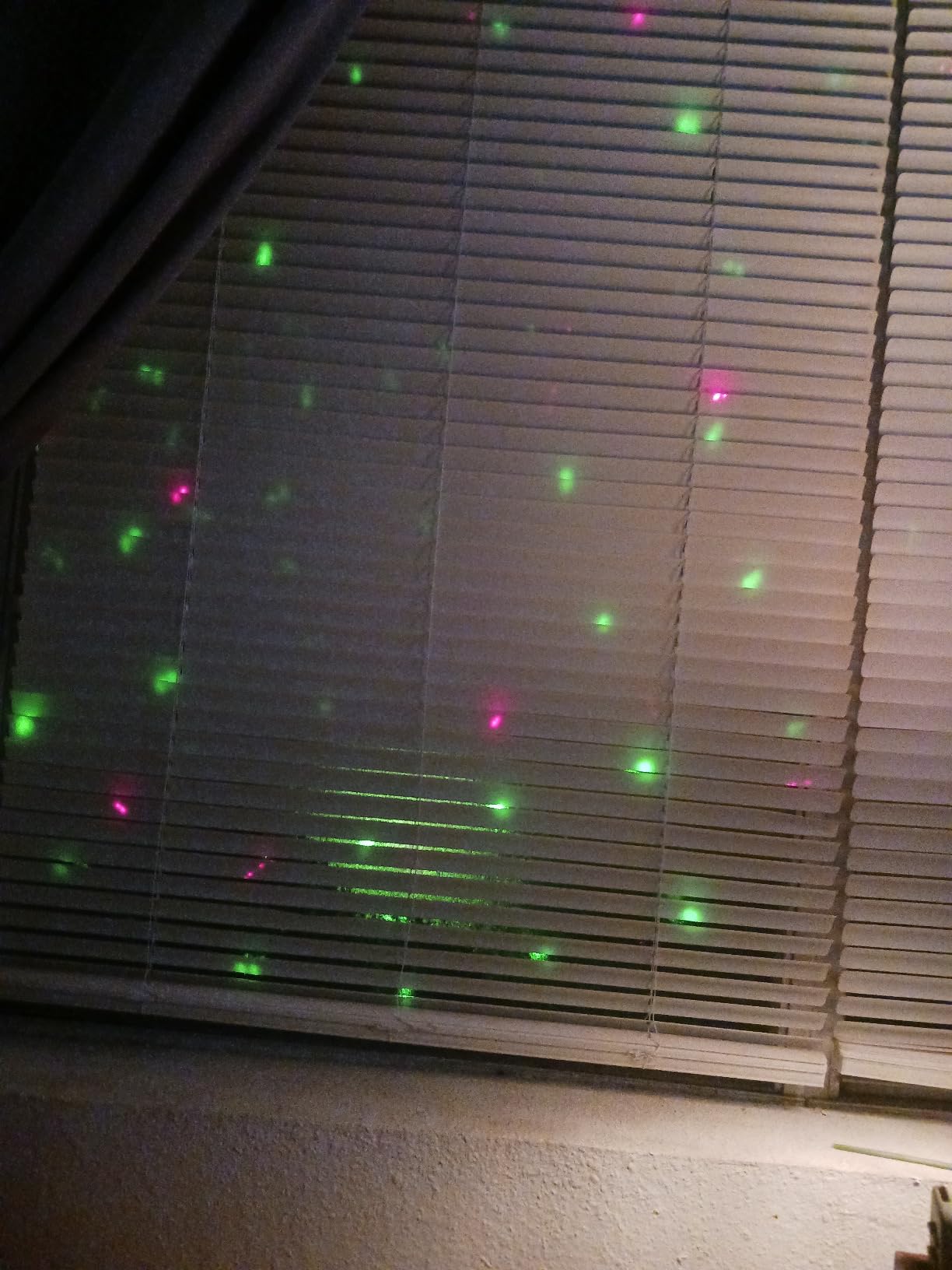 Star Shower Ultra 9 Outdoor Laser Light Show, AS SEEN ON TV, New 9 Unique Patterns, Showers Home w/Thousands of Lights, 3 Color Combinations, Motion or Still, Up to 3200 Sq Ft, Holiday Projector customer photo 2