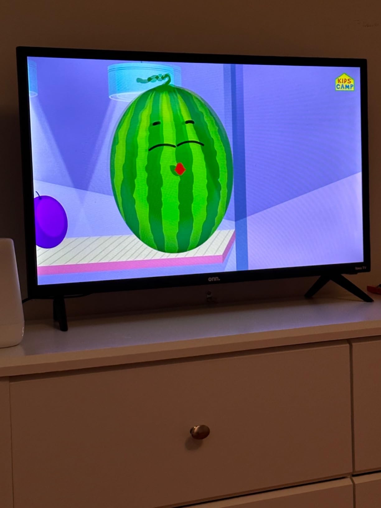 ONN 24-Inch Class HD 720p Smart TV + Free Wall Mount with Wi-Fi Connectivity and Mobile App | Flat Screen TV | Compatible with Home Kit | Alexa and Google Assistant (Renewed) customer photo 1