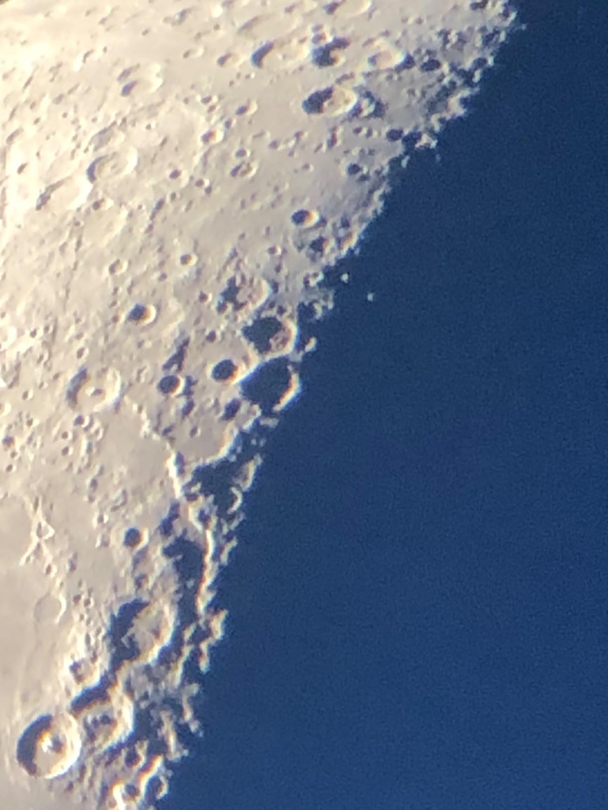 Celestron StarSense Explorer 150mm App-Enabled Tabletop Dobsonian Telescope customer photo 2