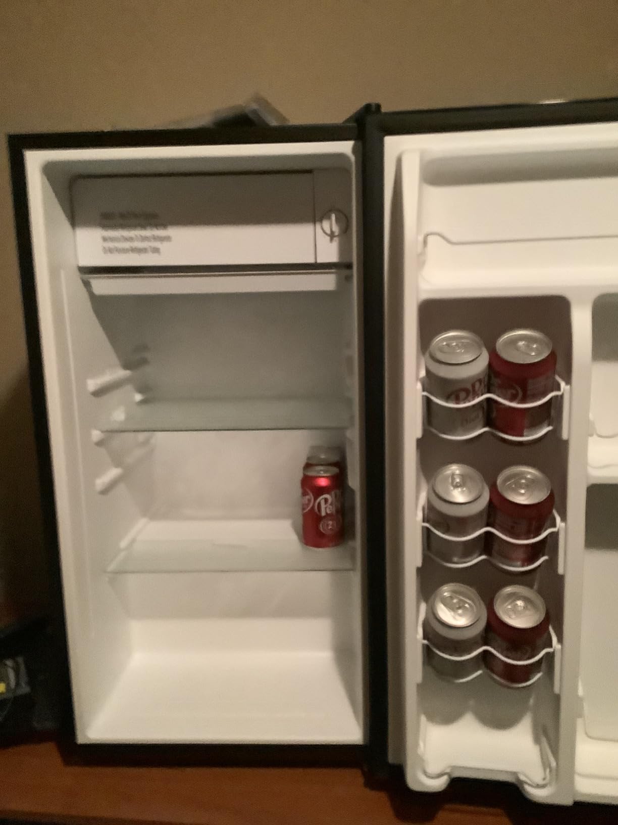 Igloo 3.2 Cu.Ft. Mini Fridge with Freezer - Single Door Compact Refrigerator with Glass Shelves for Homes, Dorms & Offices- Keep Snacks, Drinks & Frozen Foods Cool with Temperature Control Mini Fridge customer photo 1