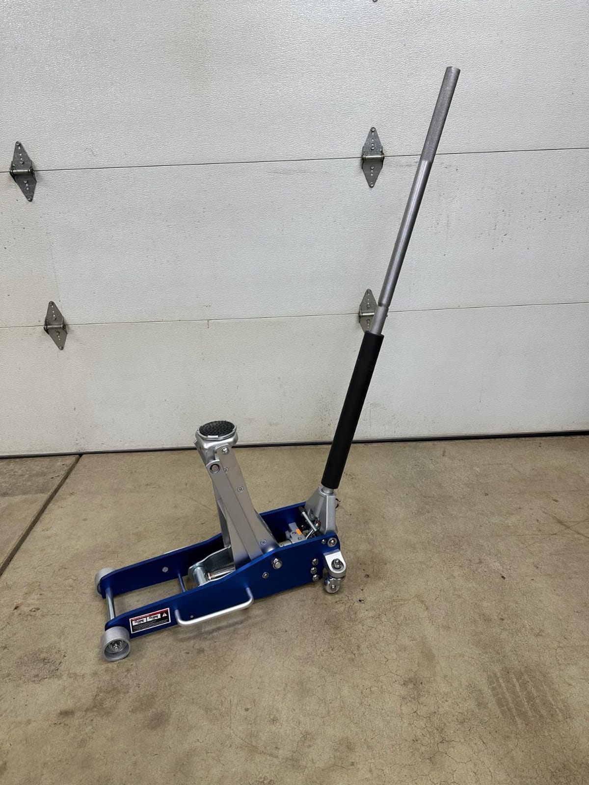 YELLOW JACKET 3 Ton Floor Jack Full Aluminum Ultra Lightweight Quick Rise Racing Floor Car Jack with Dual Pump Fast Lifting Low Profile Jack for Vehicle, 6600 lbs Capacity customer photo 1