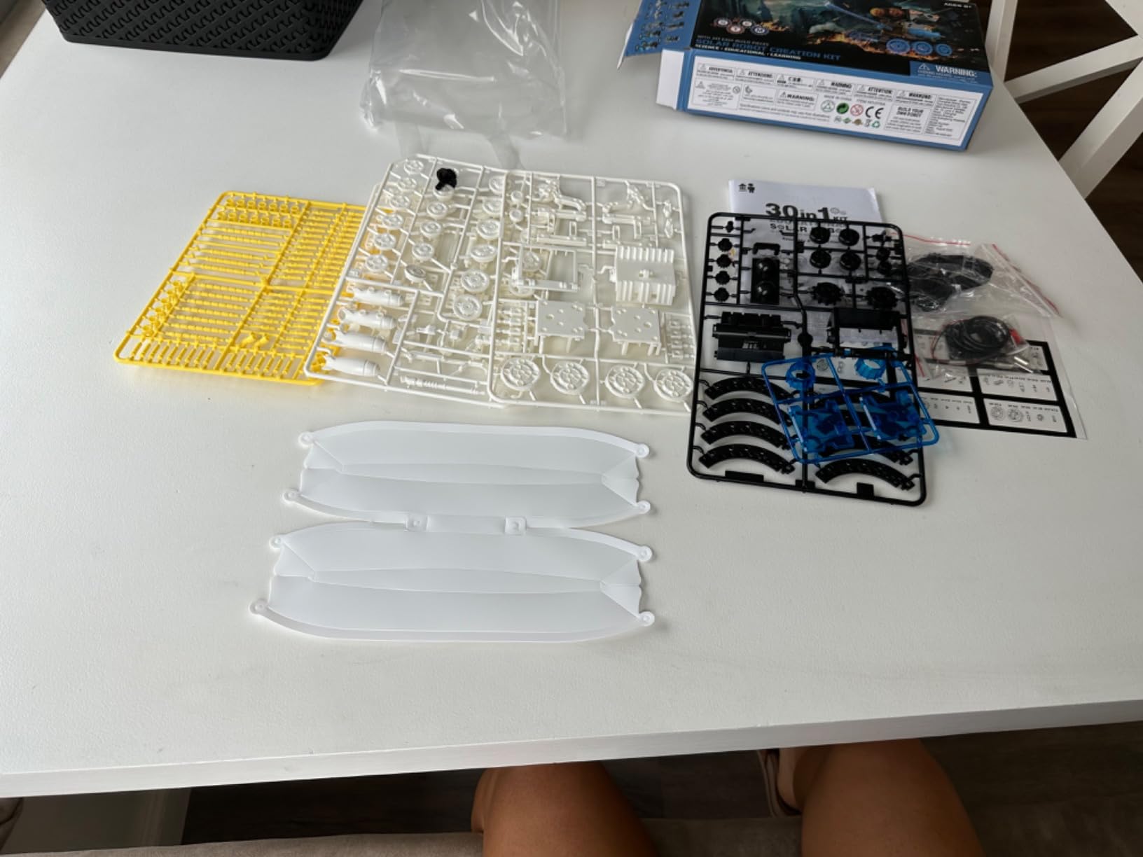 Wesfuner 30-in-1 STEM Solar Robot Kit Toys, 243 Pieces Educational Building Science Experiment Kit for Kids Aged 8-12, Birthday Gifts Kids Aged 8 9 10 11 12 13 Years Old (Yellow) customer photo 1